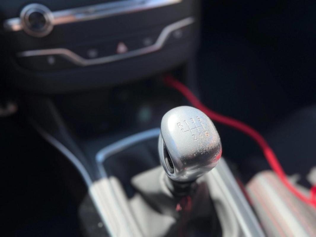 Peugeot 308 GENERATION-II 1.6 B-HDI 120CV GT LINE CARPLAY - DITRIBUTION OK CAMERA DE RECUL