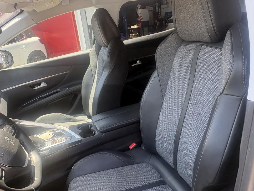 Peugeot 3008 131CV ALLURE EAT8 BOITE AUTOMATIQUE