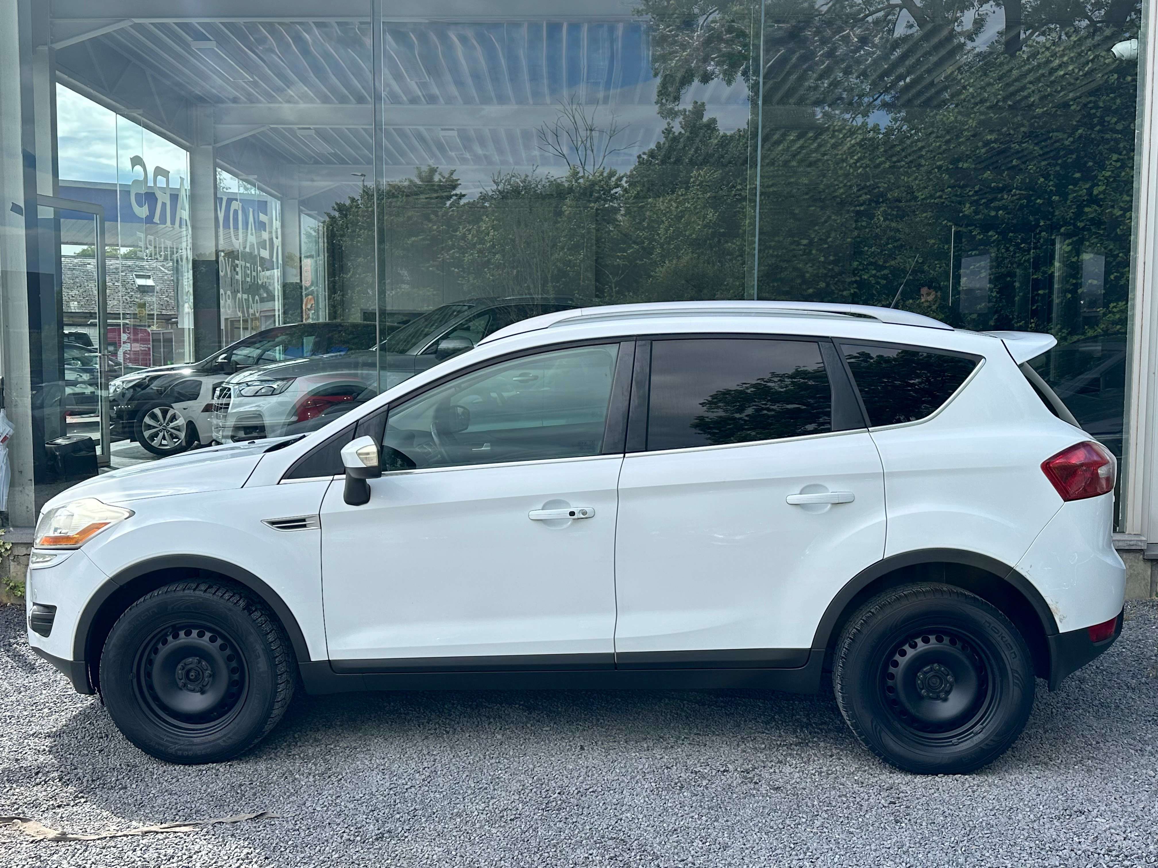 Ford Kuga 2.0 AWD*NAVI*CUIR*KEYLESS*SIEG CHAUFF*CAPTEURS AV/AR*ATT-REMORQUE*