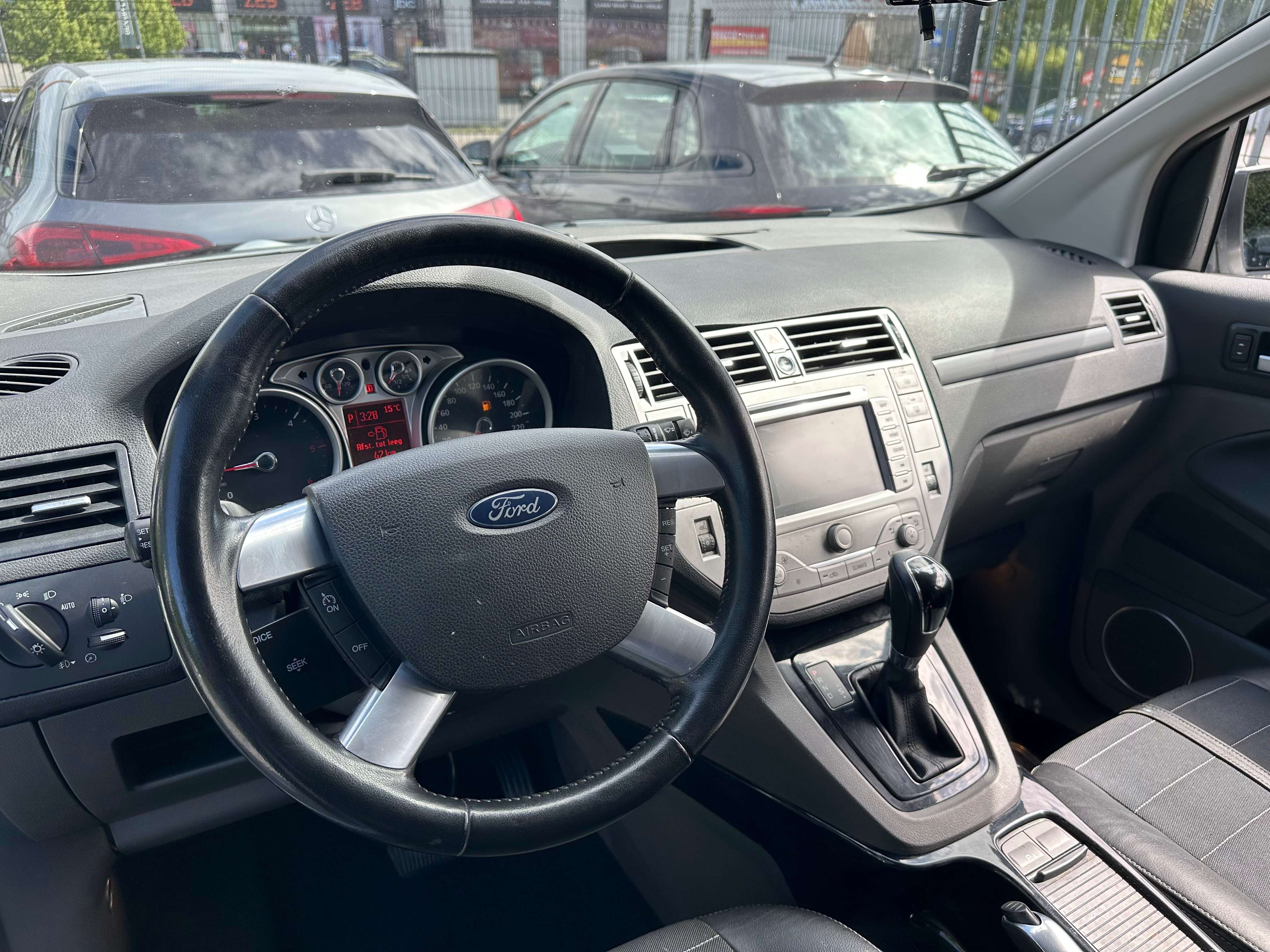 Ford Kuga 2.0 AWD*NAVI*CUIR*KEYLESS*SIEG CHAUFF*CAPTEURS AV/AR*ATT-REMORQUE*