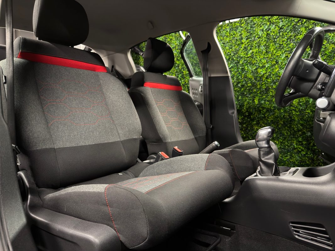 Citroen C3 II SHINE 1.2 82 Cv 1ERE MAIN APPLE CARPLAY & ANDROID AUTO ECRAN TACTILE - GARANTIE 1 AN
