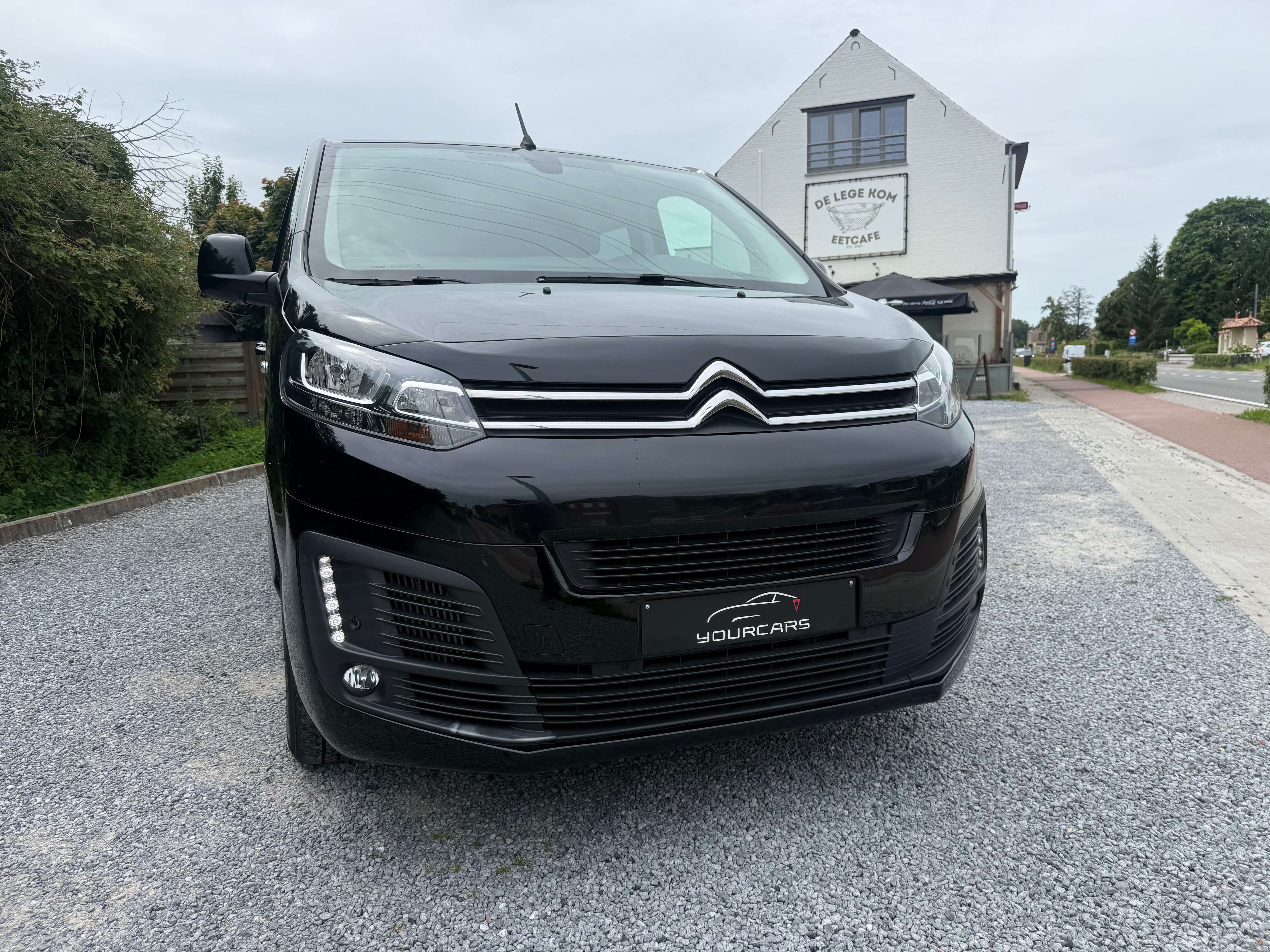 Citroen Jumpy 2.0 BlueHDi *  122 pk * 6 ZIT * CAMERA * APPLE CAR PLAY