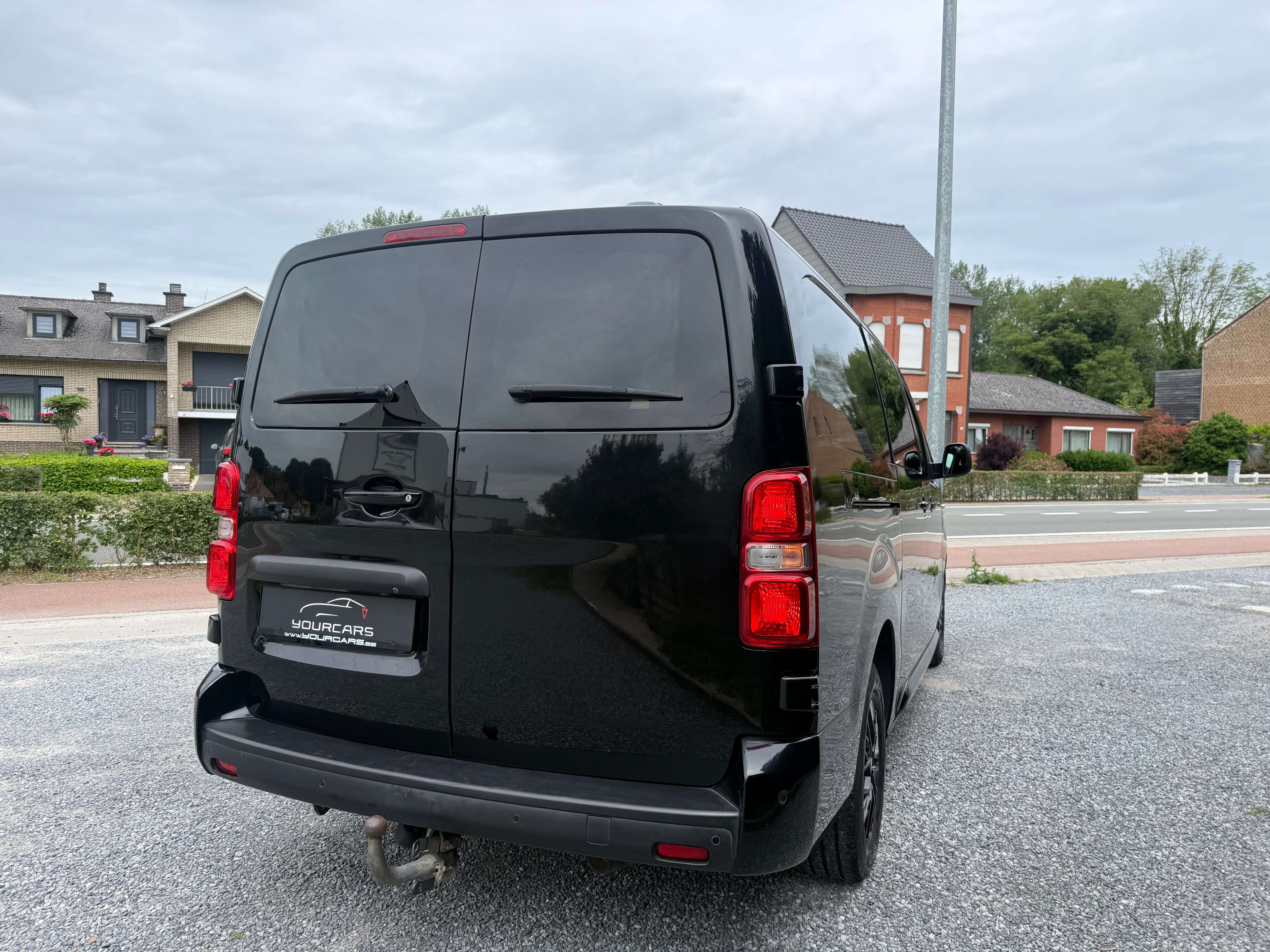 Citroen Jumpy 2.0 BlueHDi *  122 pk * 6 ZIT * CAMERA * APPLE CAR PLAY