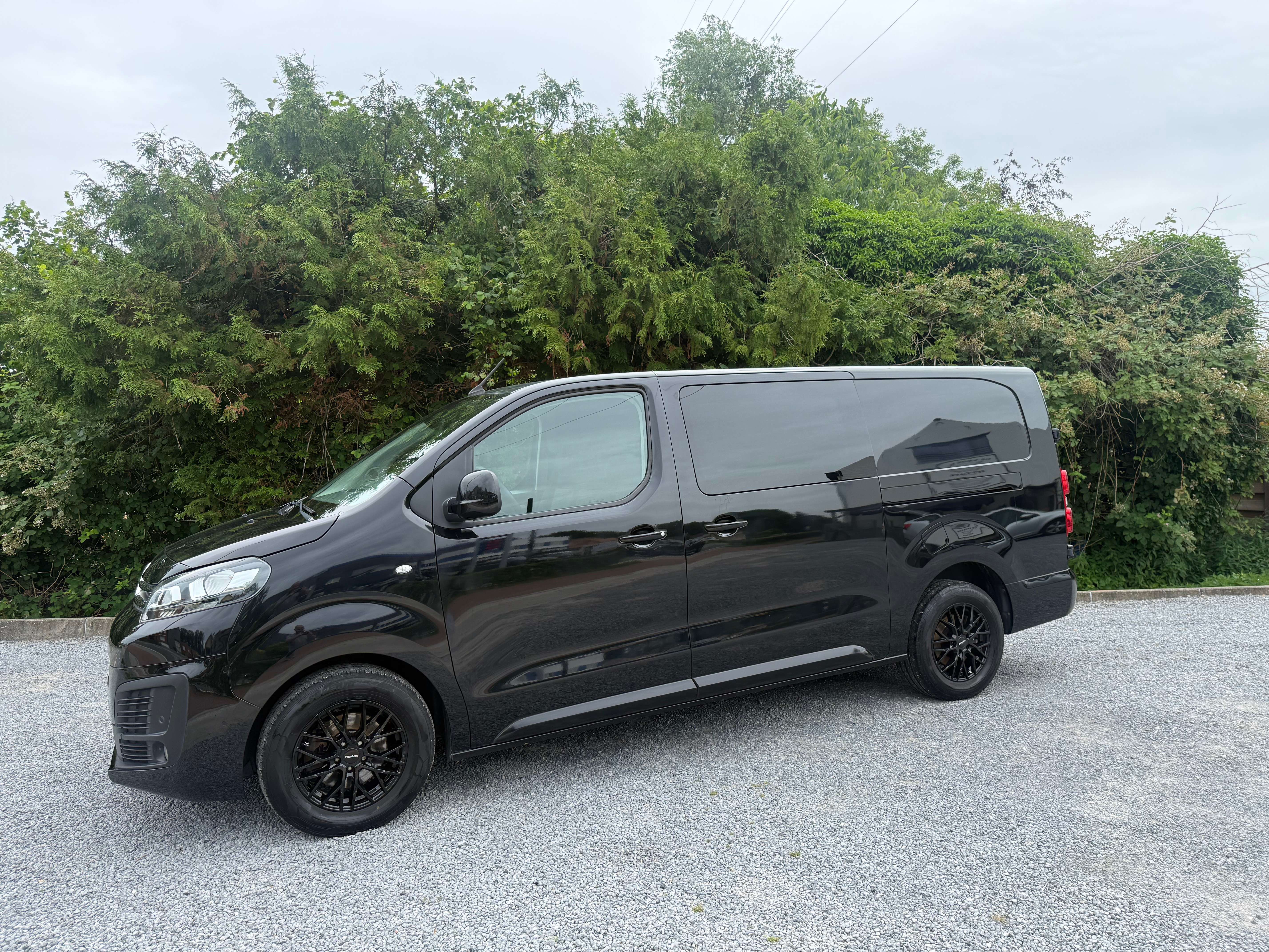 Citroen Jumpy 2.0 BlueHDi *  122 pk * 6 ZIT * CAMERA * APPLE CAR PLAY
