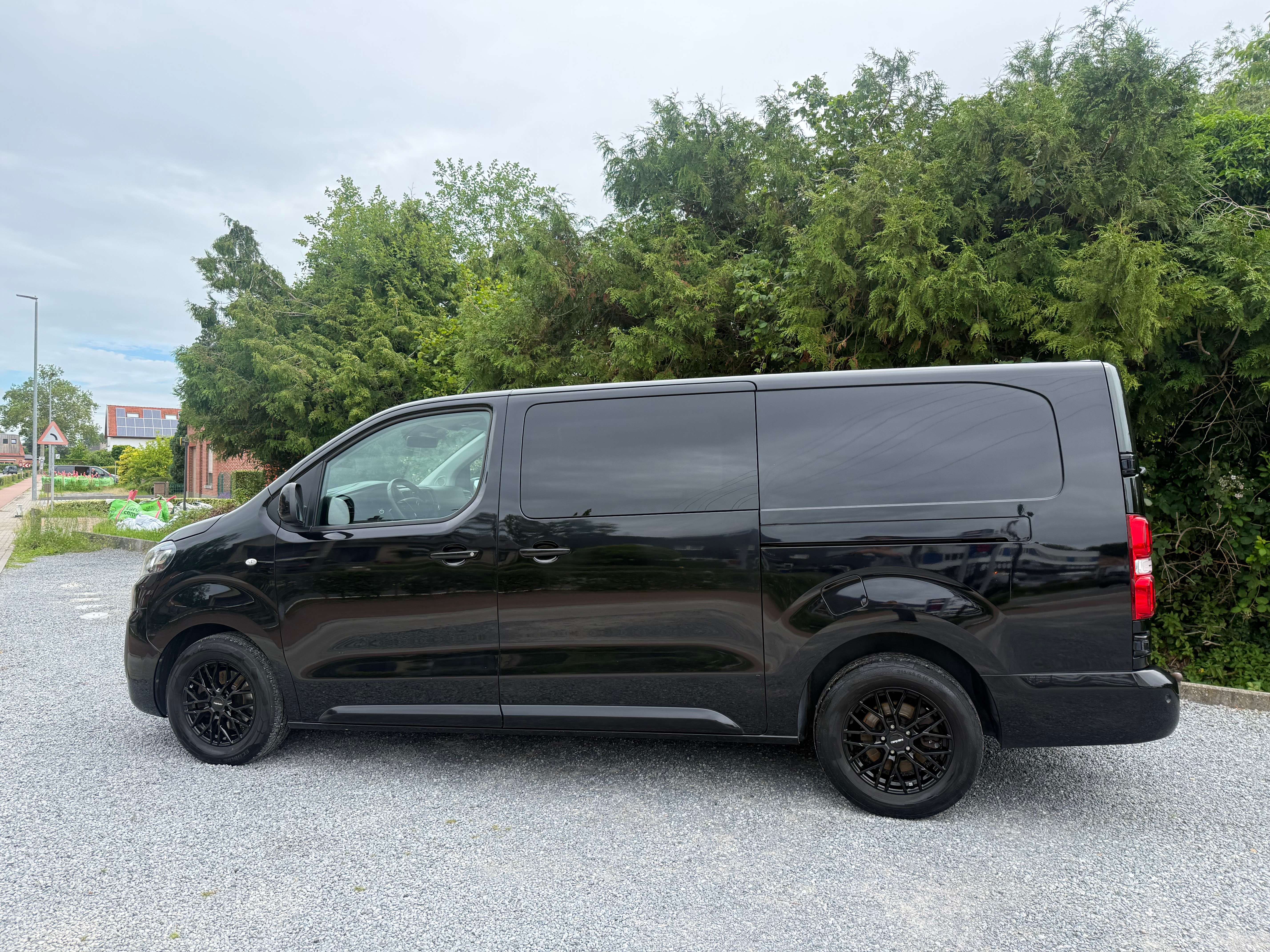 Citroen Jumpy 2.0 BlueHDi *  122 pk * 6 ZIT * CAMERA * APPLE CAR PLAY
