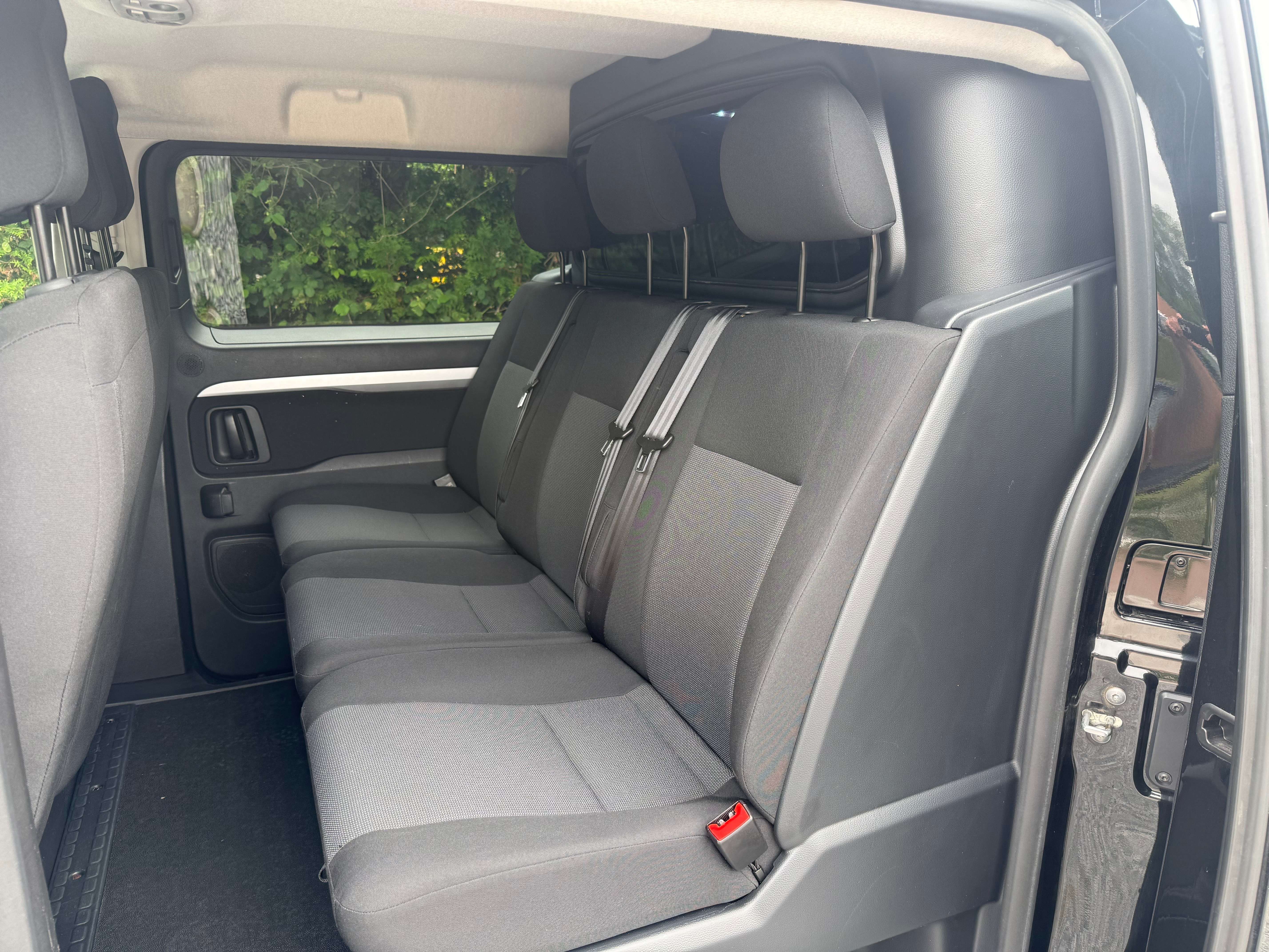 Citroen Jumpy 2.0 BlueHDi *  122 pk * 6 ZIT * CAMERA * APPLE CAR PLAY