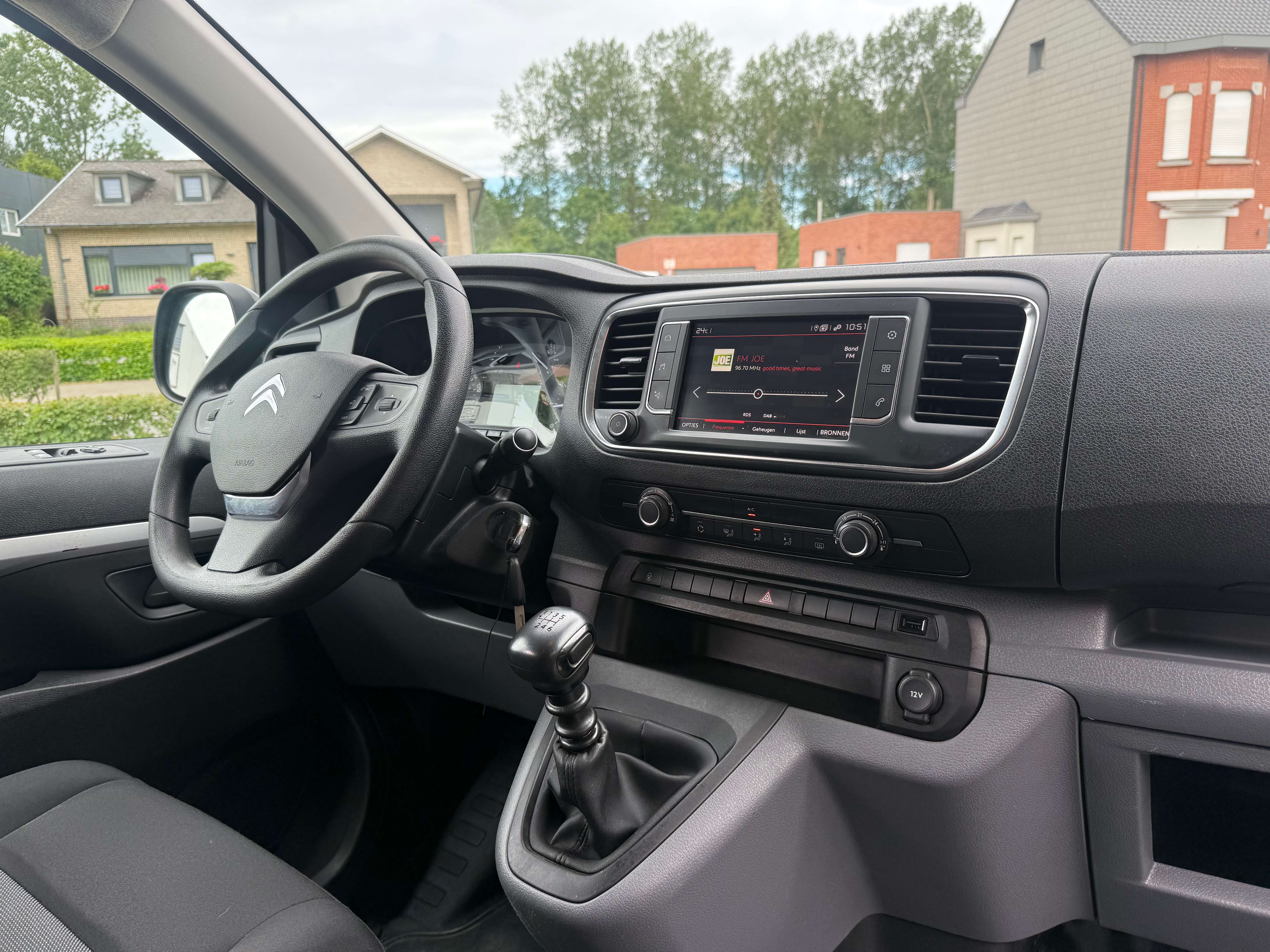 Citroen Jumpy 2.0 BlueHDi *  122 pk * 6 ZIT * CAMERA * APPLE CAR PLAY