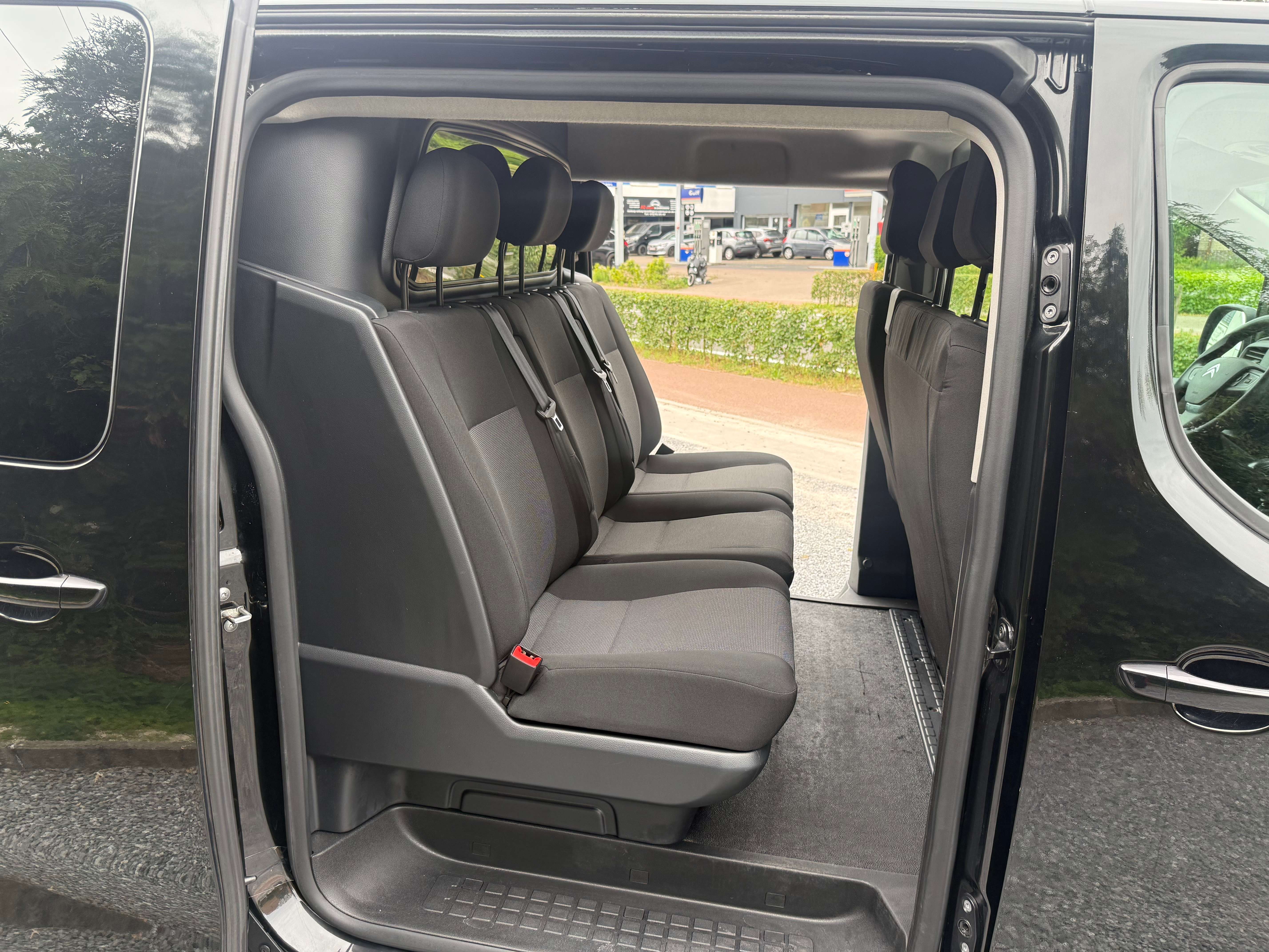 Citroen Jumpy 2.0 BlueHDi *  122 pk * 6 ZIT * CAMERA * APPLE CAR PLAY
