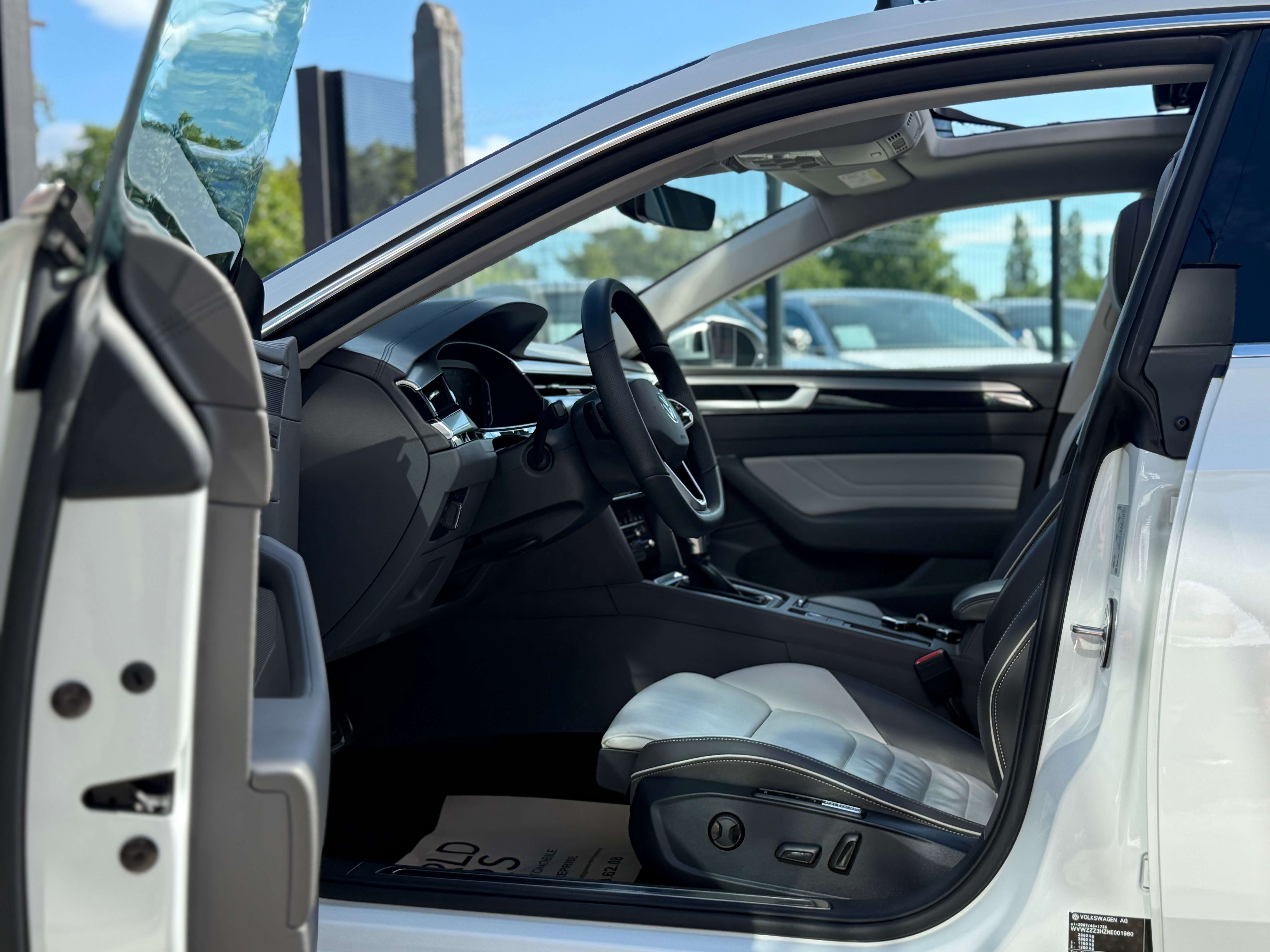 Volkswagen Arteon eHybrid 1.4 DSG (160 kW) TOIT PANO - COCKPIT - DISTRO - SIDE ASSIST - PARK ASSIST - FRONT ASSIST - PARK ASSIST - FULL OP: