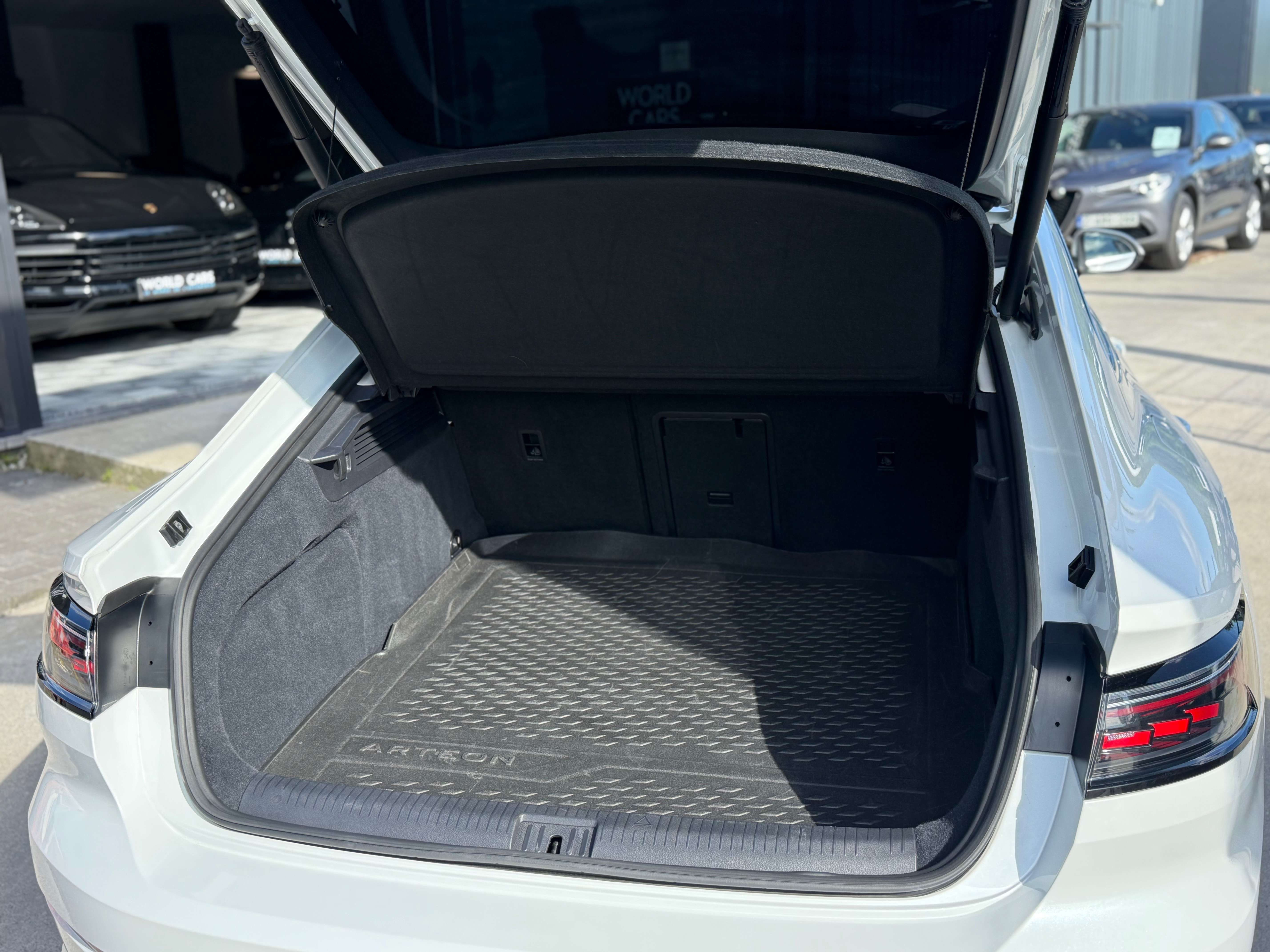 Volkswagen Arteon eHybrid 1.4 DSG (160 kW) TOIT PANO - COCKPIT - DISTRO - SIDE ASSIST - PARK ASSIST - FRONT ASSIST - PARK ASSIST - FULL OP: