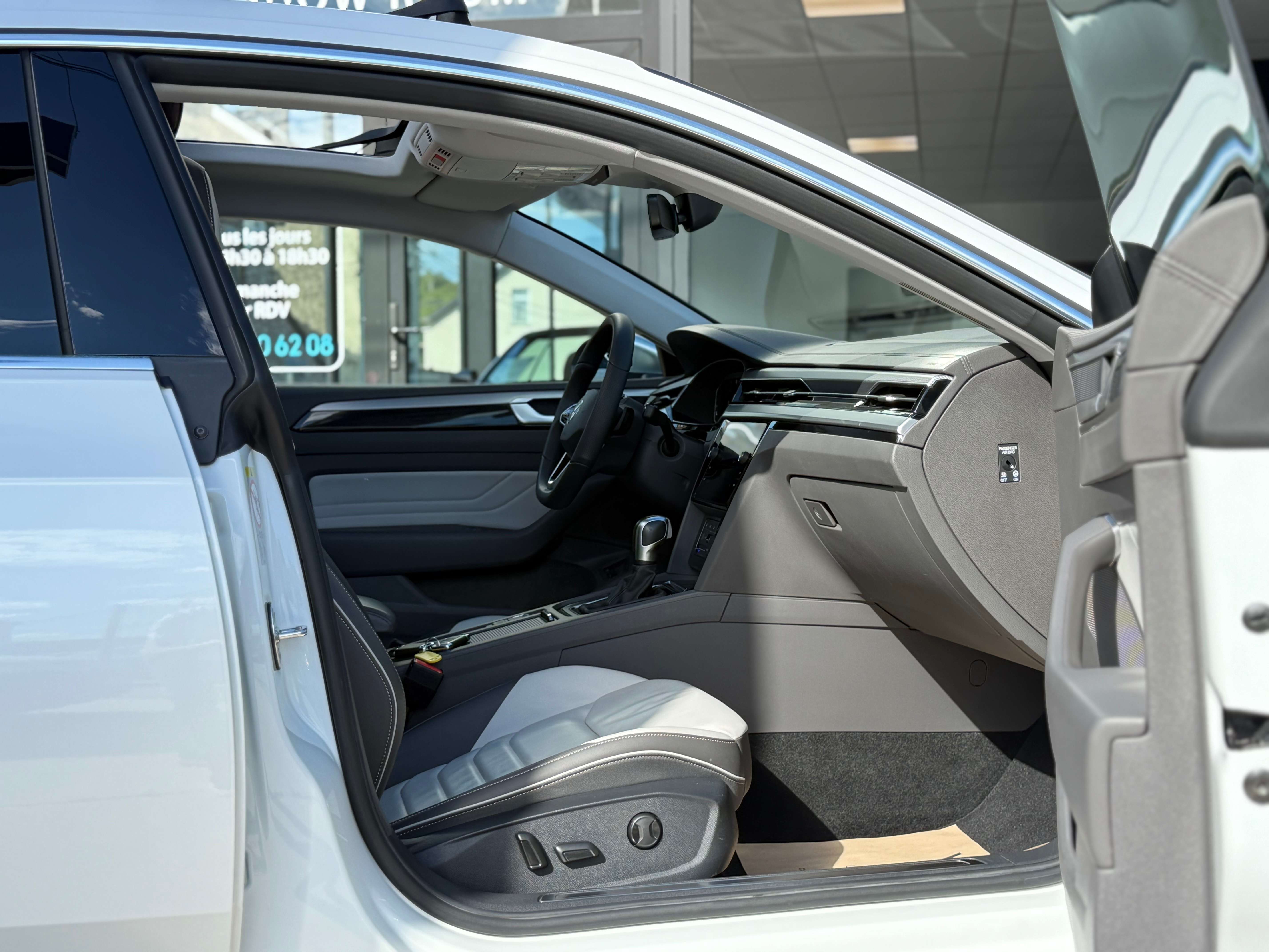 Volkswagen Arteon eHybrid 1.4 DSG (160 kW) TOIT PANO - COCKPIT - DISTRO - SIDE ASSIST - PARK ASSIST - FRONT ASSIST - PARK ASSIST - FULL OP: