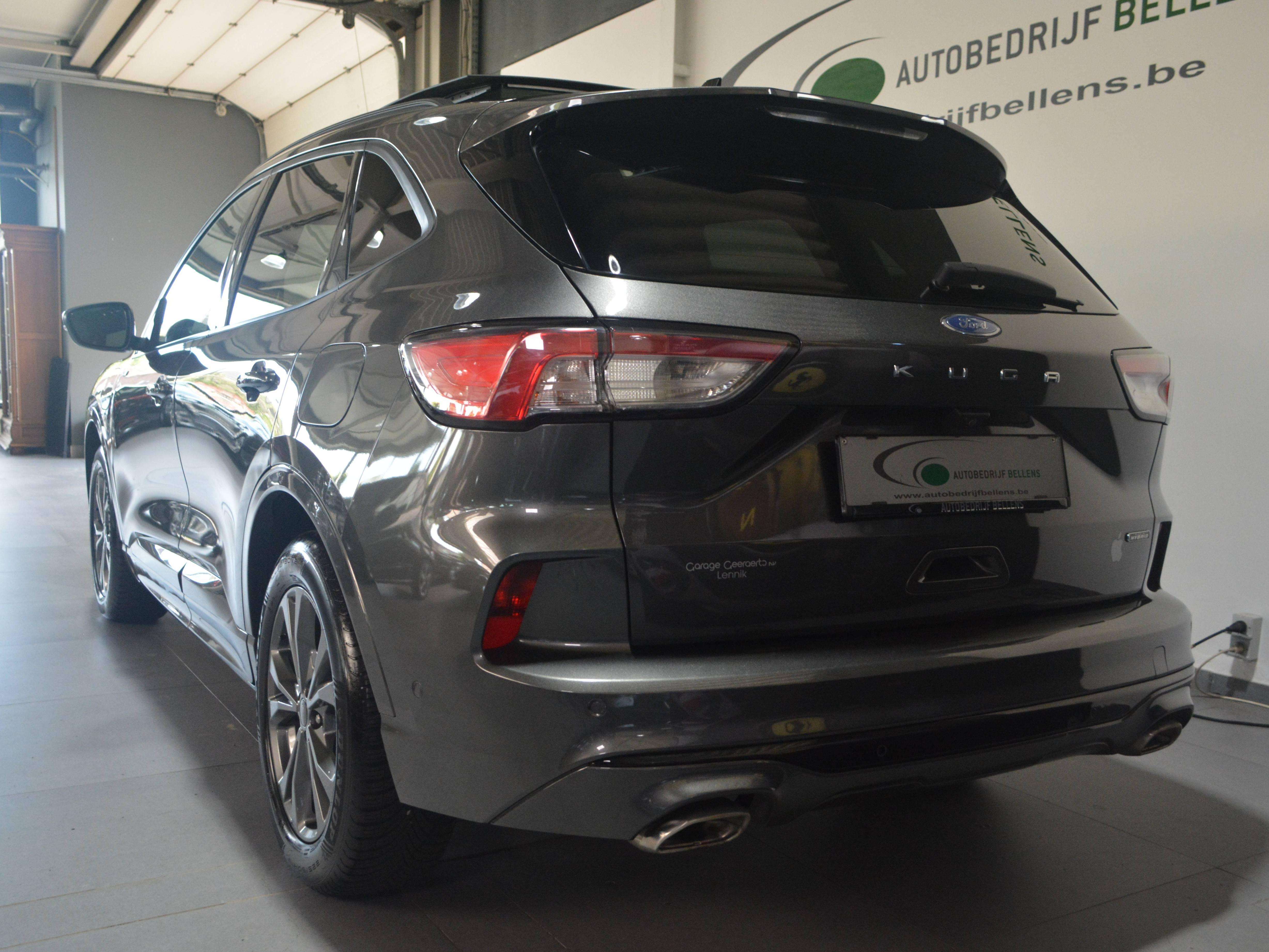 Ford Kuga Kuga PHEV 2.5 EcoBoost FWD ST-Line X PANO / NAVI + CAMERA / HEAD-UP DISPLAY / FULL