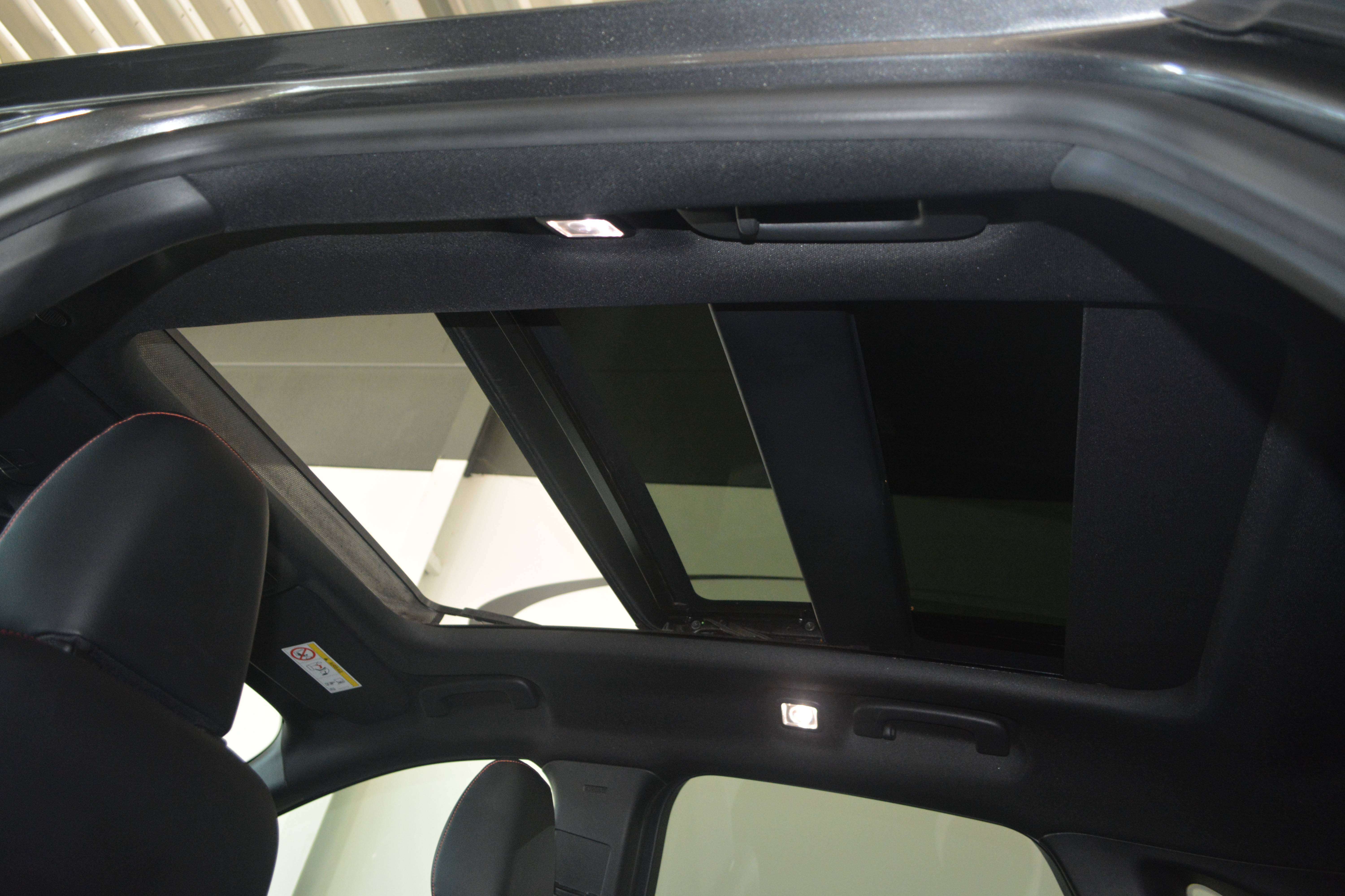 Ford Kuga Kuga PHEV 2.5 EcoBoost FWD ST-Line X PANO / NAVI + CAMERA / HEAD-UP DISPLAY / FULL