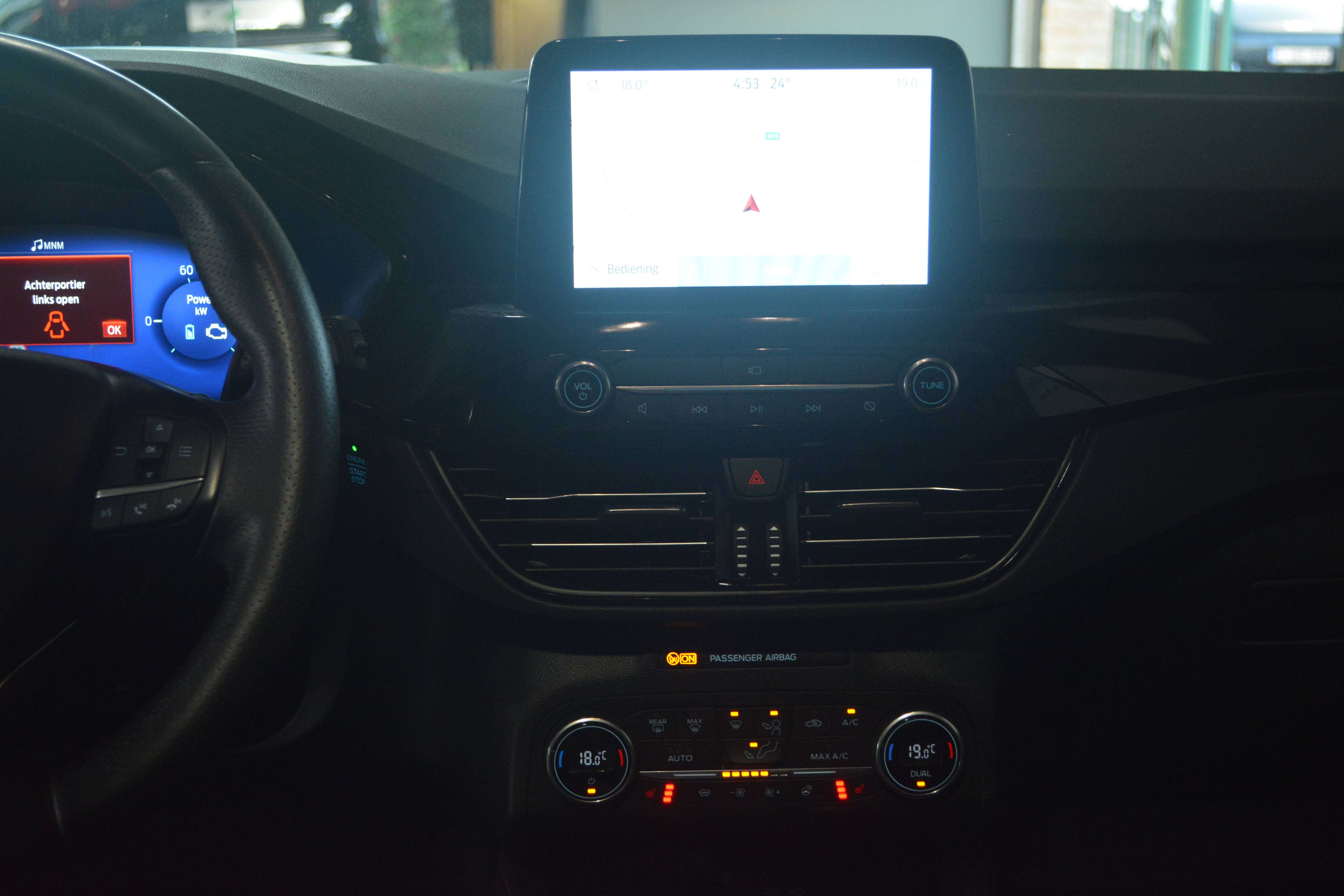 Ford Kuga Kuga PHEV 2.5 EcoBoost FWD ST-Line X PANO / NAVI + CAMERA / HEAD-UP DISPLAY / FULL