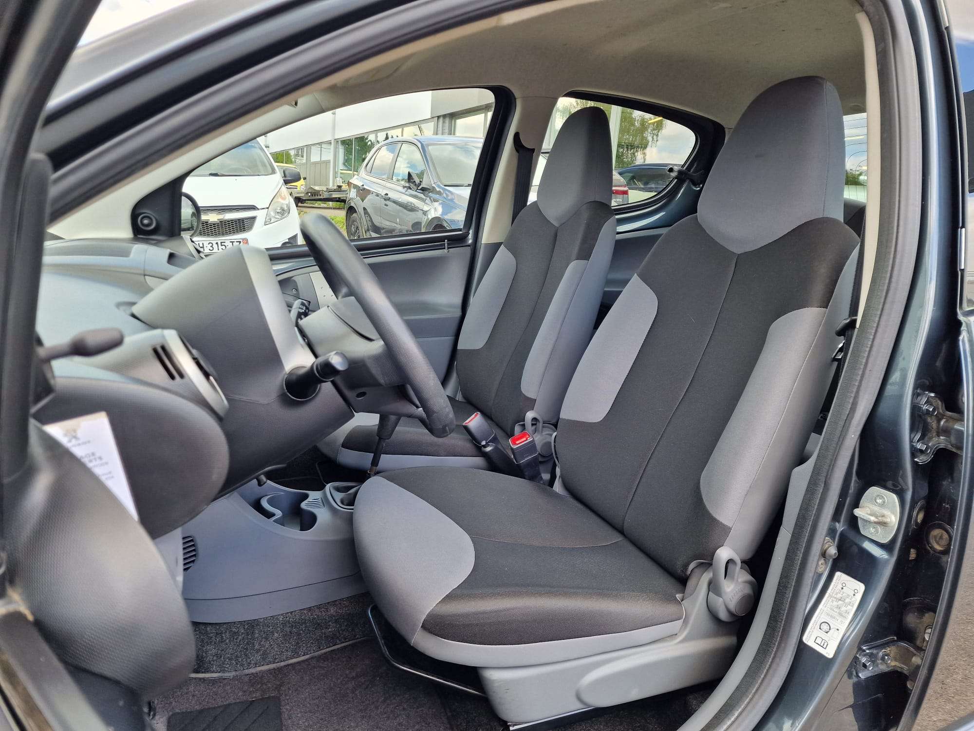 Peugeot 107 1.0i / 5 PORTES / RADIO / USB / GARANTIE