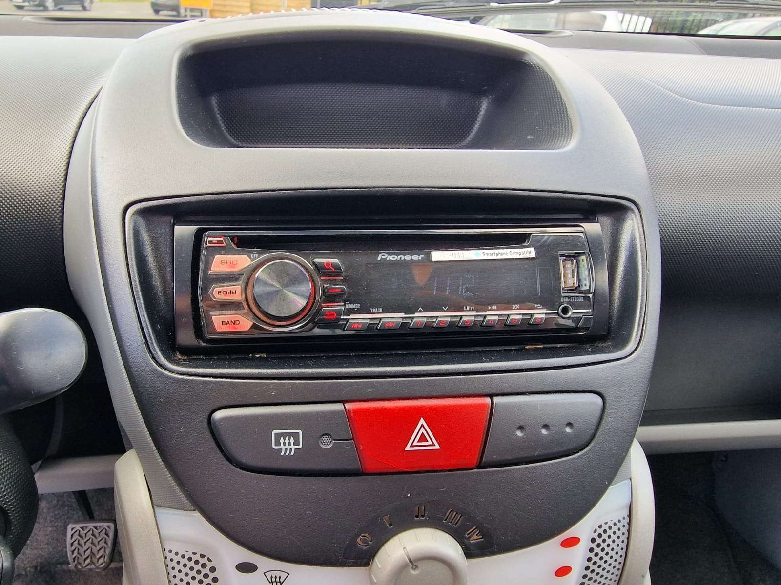 Peugeot 107 1.0i / 5 PORTES / RADIO / USB / GARANTIE