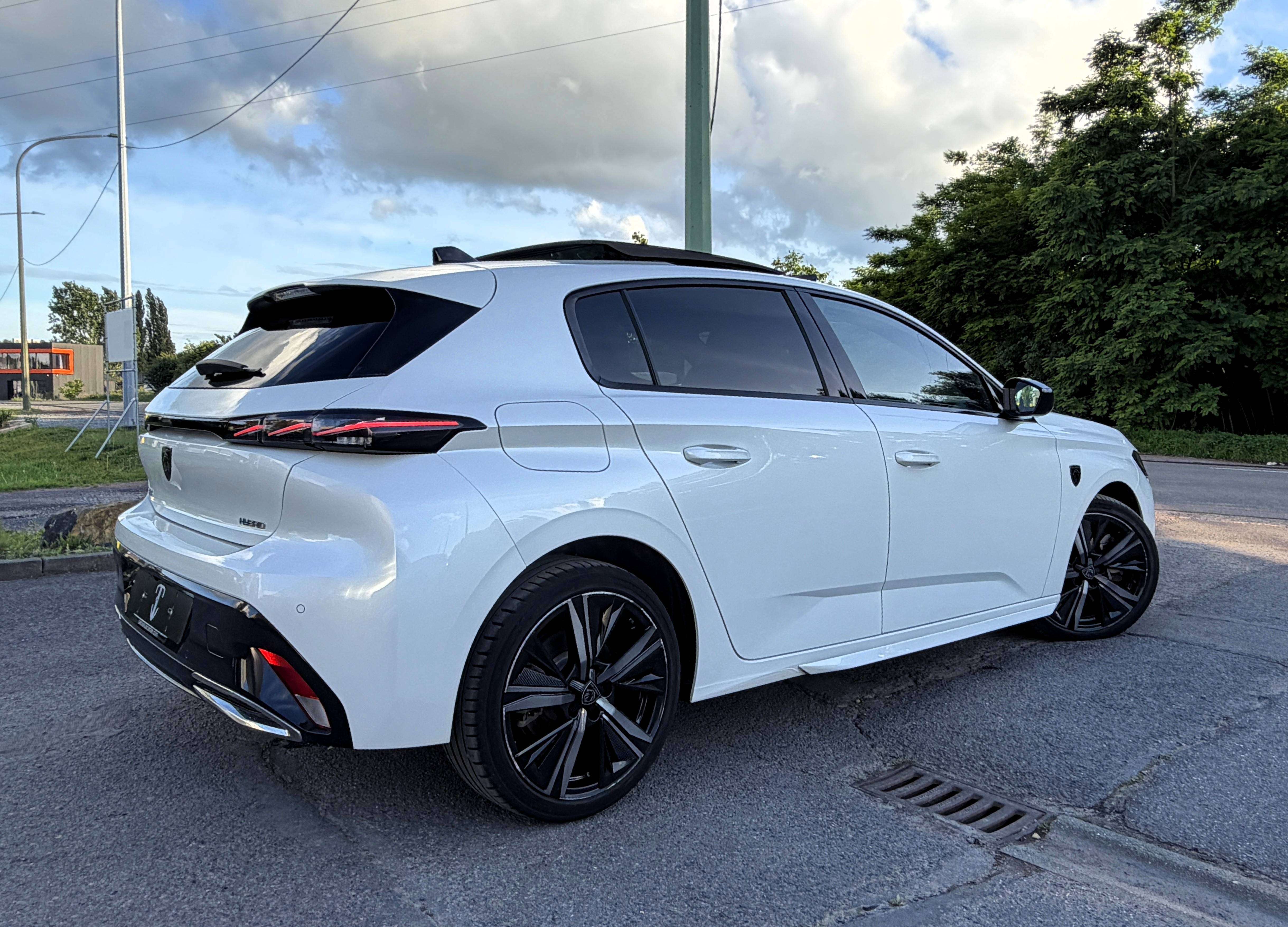Peugeot 308 PHEV 1.6 180 e-EAT8 GT S 1er PROPRIO/NAVI/CAMERA/PANO/LED/FOCAL/MASSAGE/BATTERIE OK