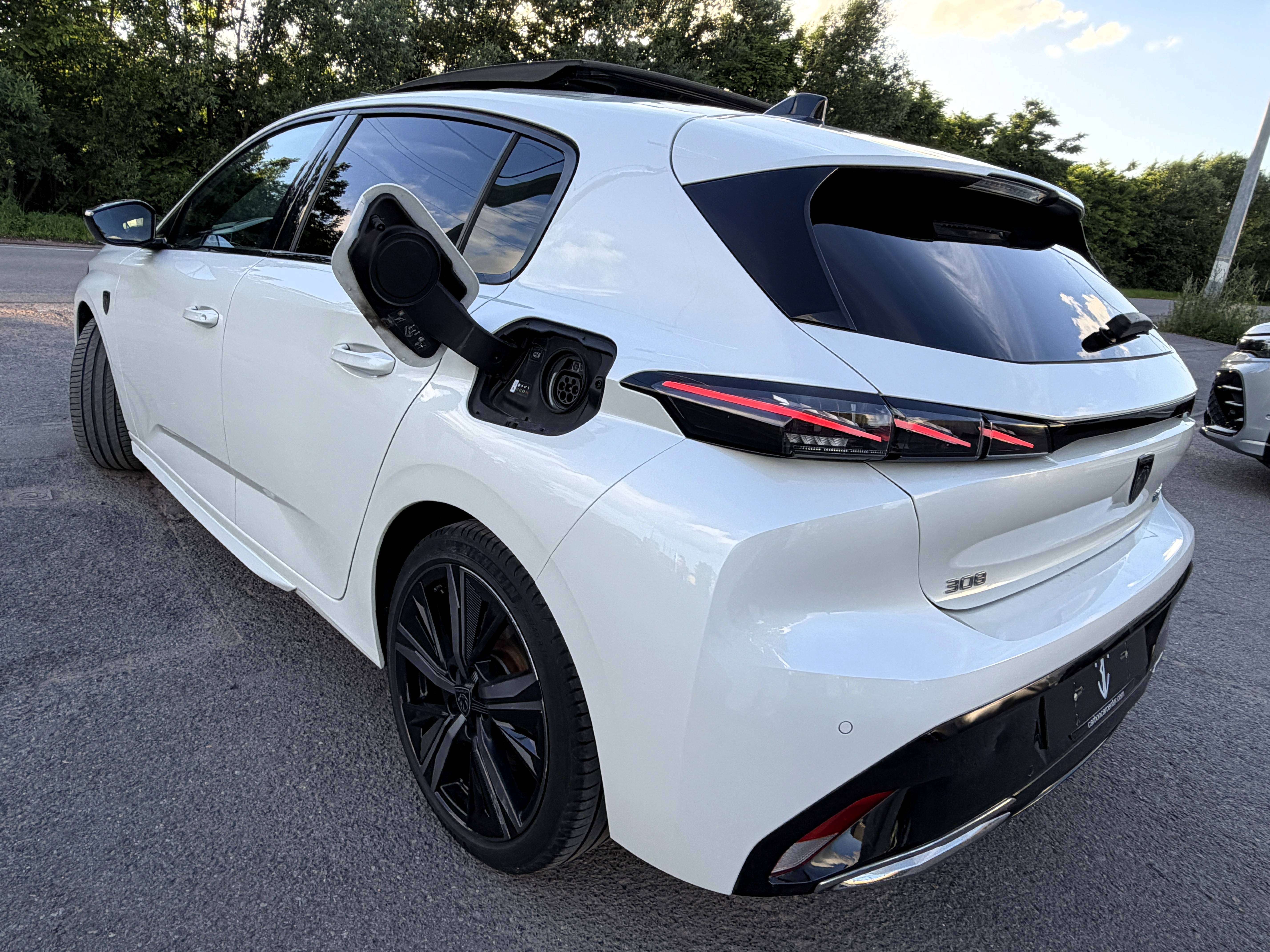 Peugeot 308 PHEV 1.6 180 e-EAT8 GT S 1er PROPRIO/NAVI/CAMERA/PANO/LED/FOCAL/MASSAGE/BATTERIE OK