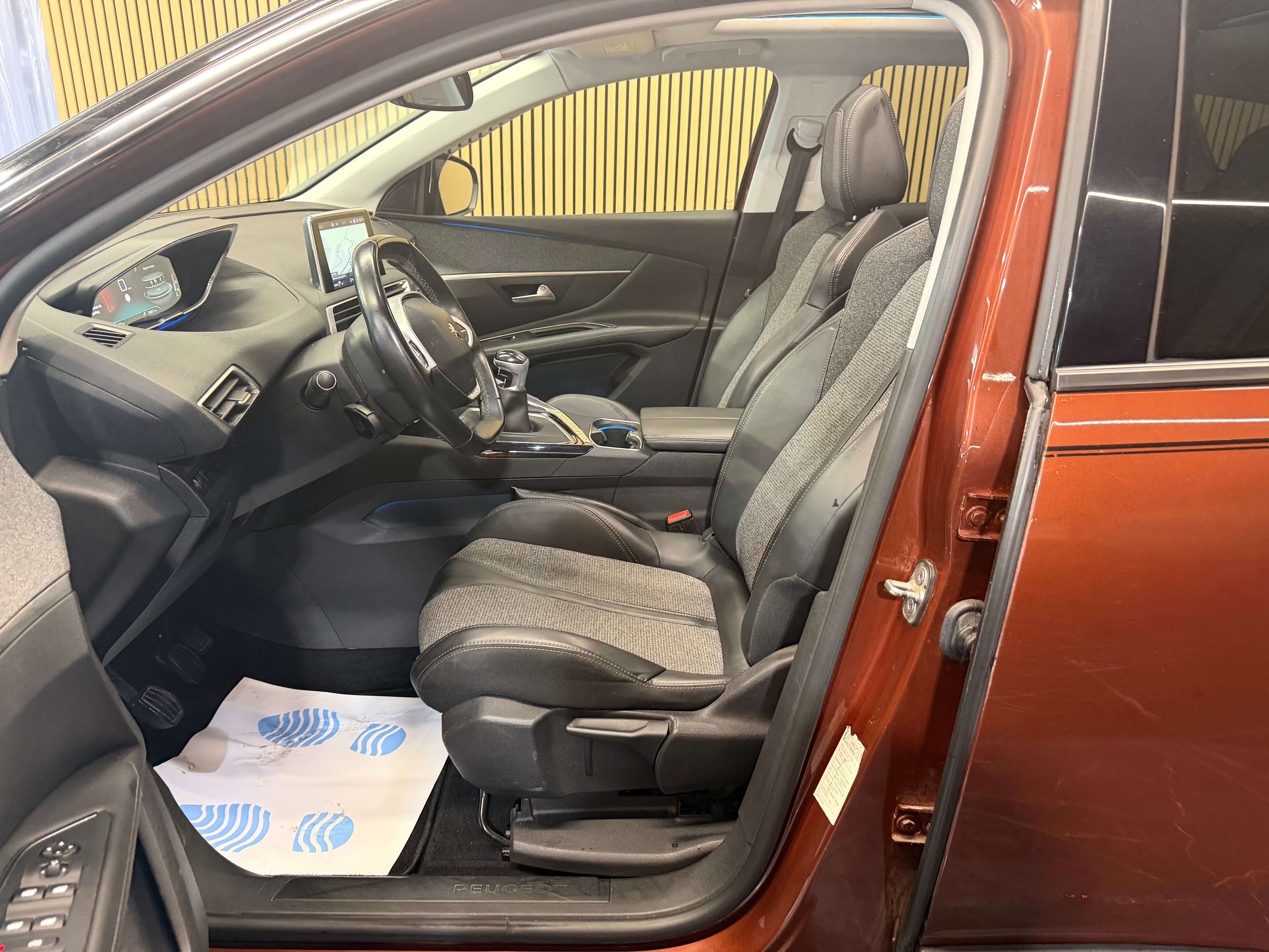 Peugeot 3008 1.2 ALLURE ** GARANTIE 12 MOIS **