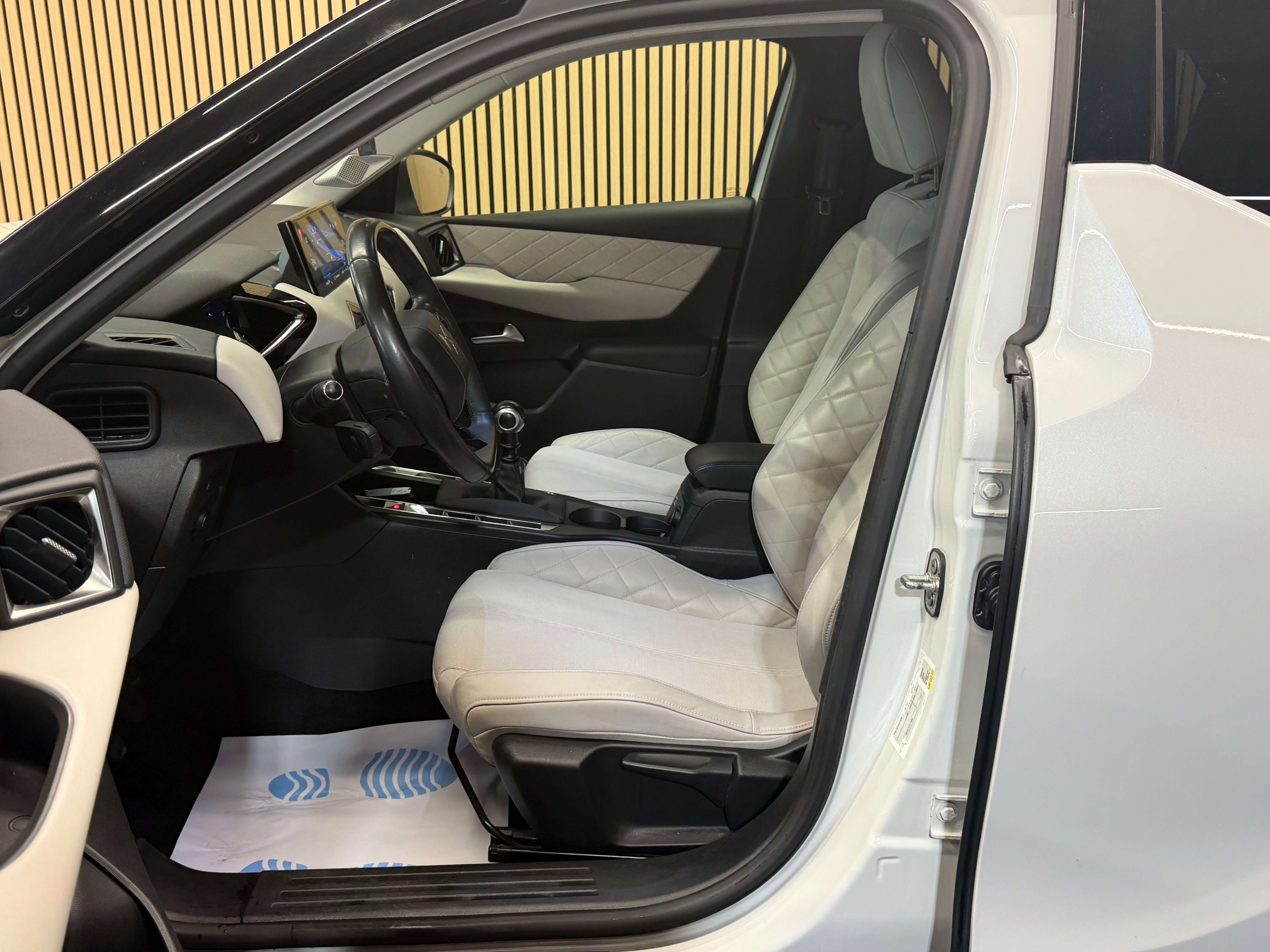 DS Automobiles DS 3 Crossback 1.2 Performance Line ** GARANTIE 12 MOIS **
