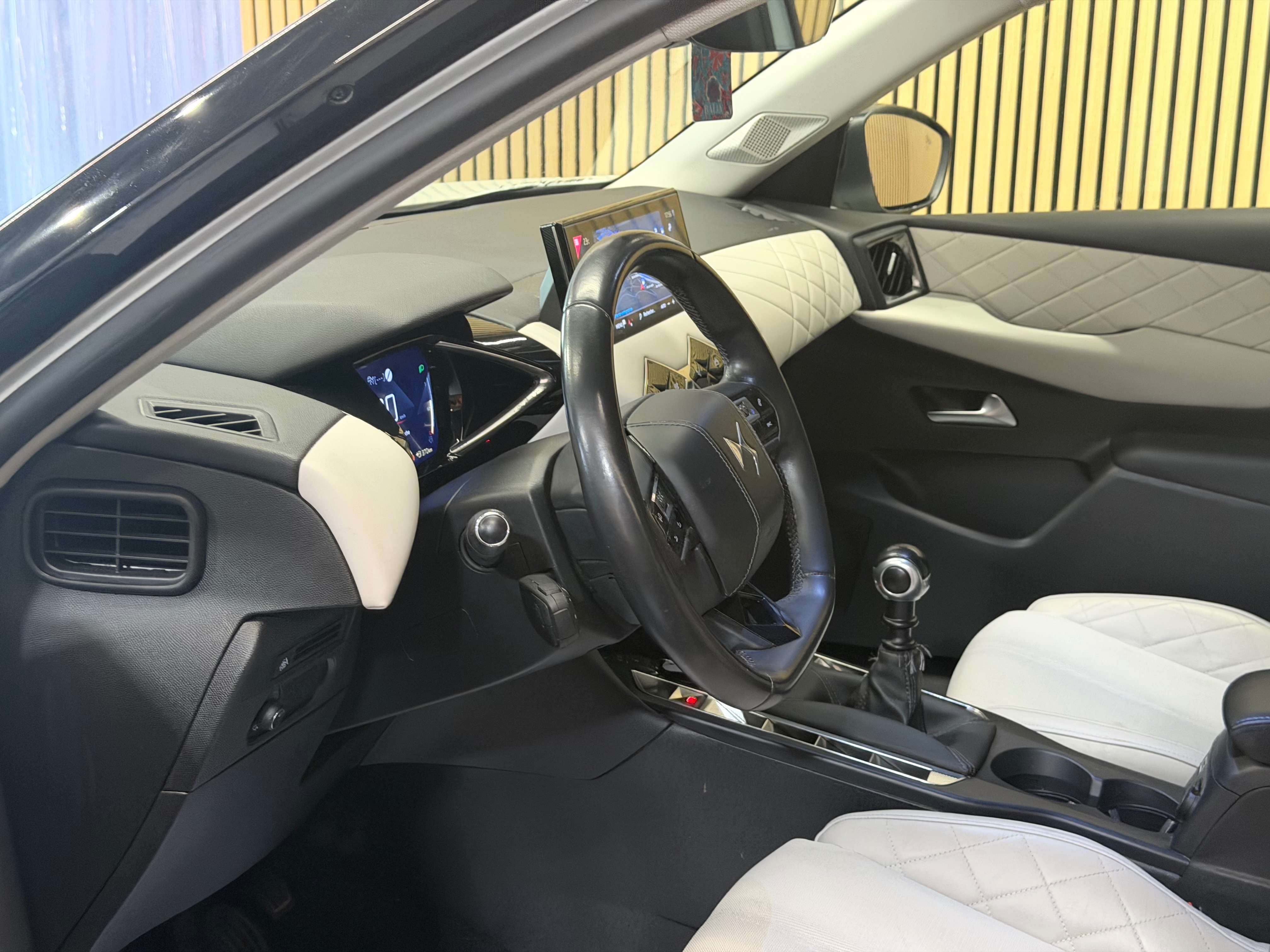 DS Automobiles DS 3 Crossback 1.2 Performance Line ** GARANTIE 12 MOIS **