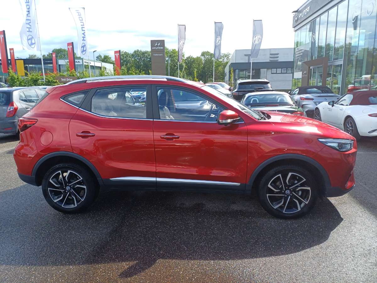 MG ZS LUXURY