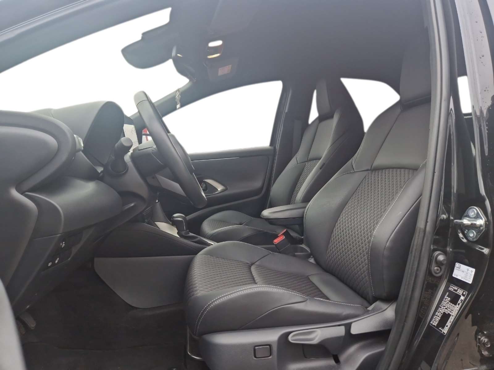 Mazda 2 HOMURA HEV