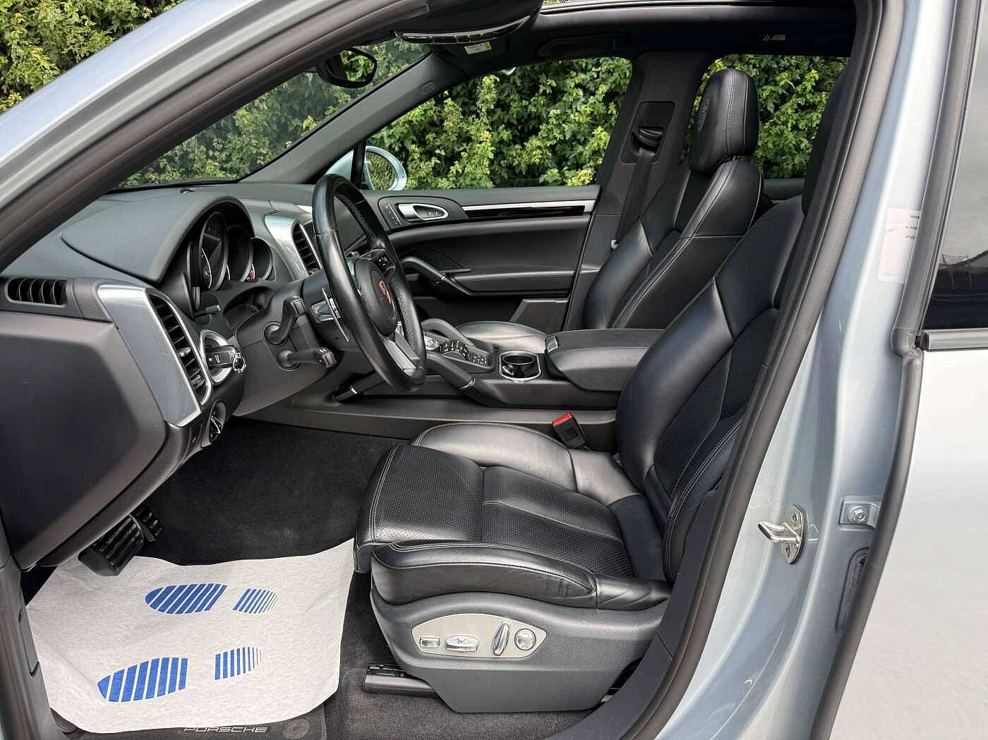 Porsche Cayenne Cayenne 3.0D Platinum Edition * PANO * AIRSUSP * CAM * ADAPTIV CRUISE