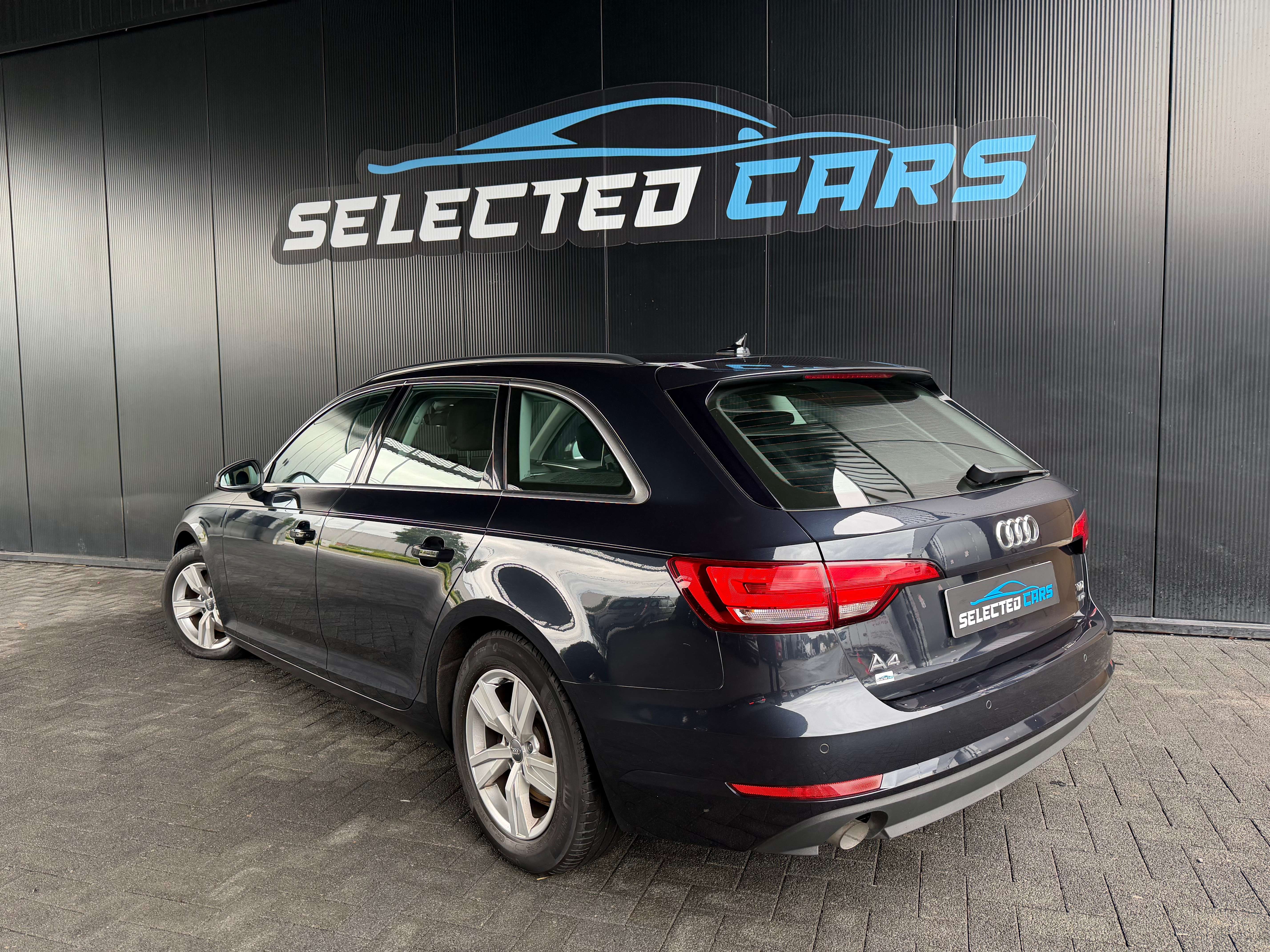Audi A4 Avant 2.0 TDi ultra .S tronic *1Jaar Garantie*
