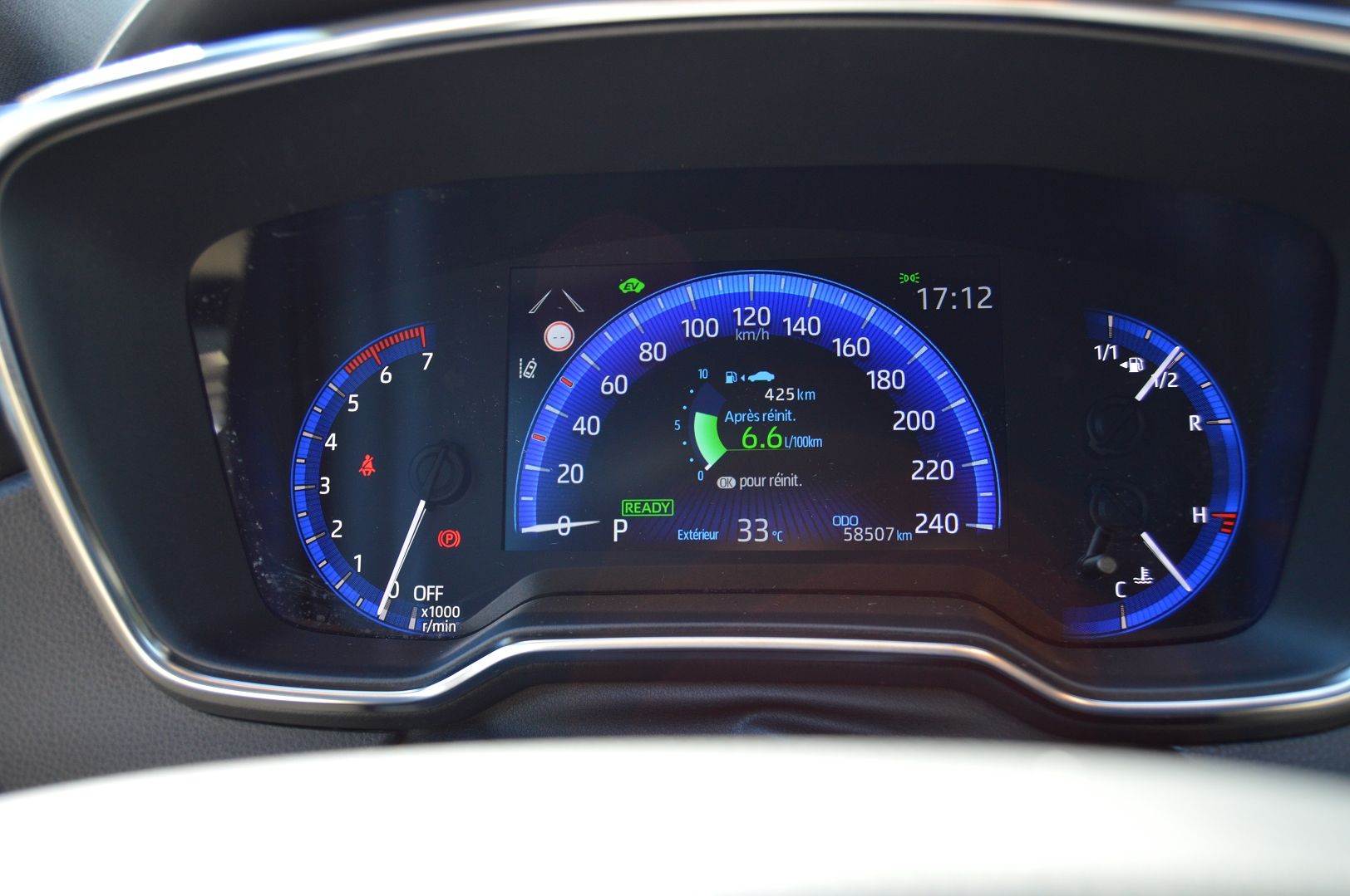 Toyota COROLLA 122H DYNAMIC BUSINESS + PROGRAMME BEYOND ZERO ACADEMY MY22