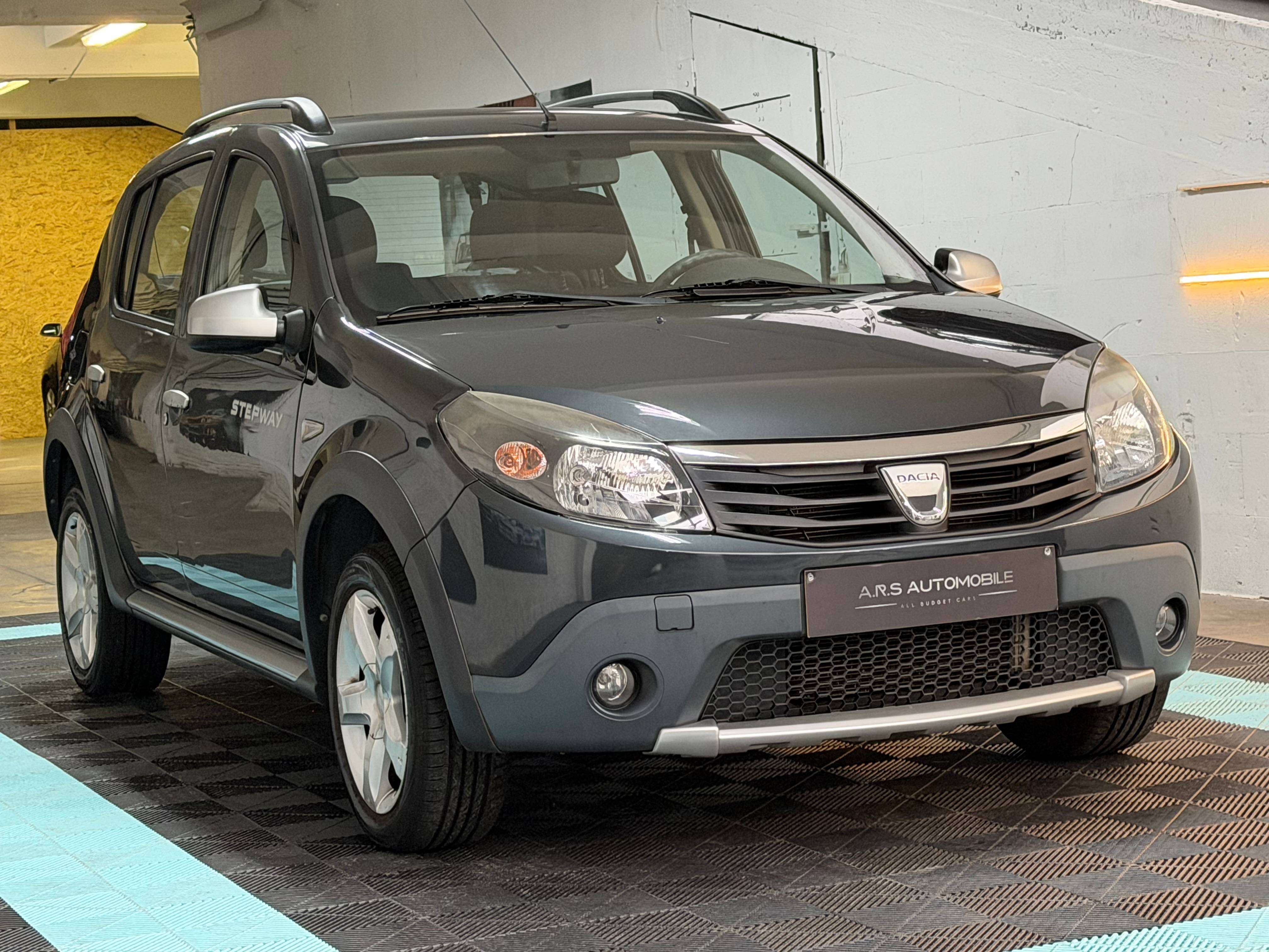 Dacia Sandero 1.6i Stepway - Airco - 1er Proprio - Garantie 12mois
