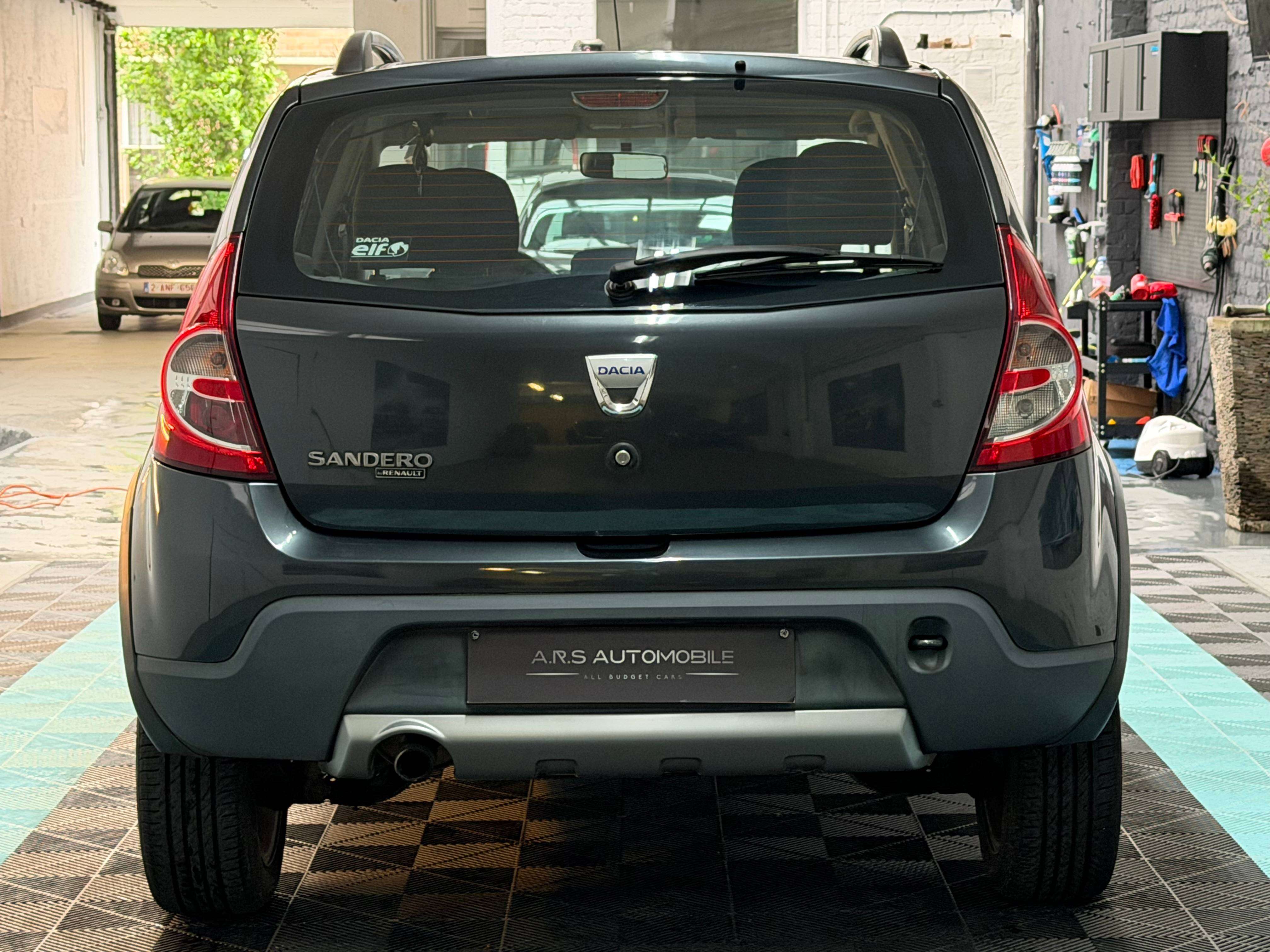 Dacia Sandero 1.6i Stepway - Airco - 1er Proprio - Garantie 12mois