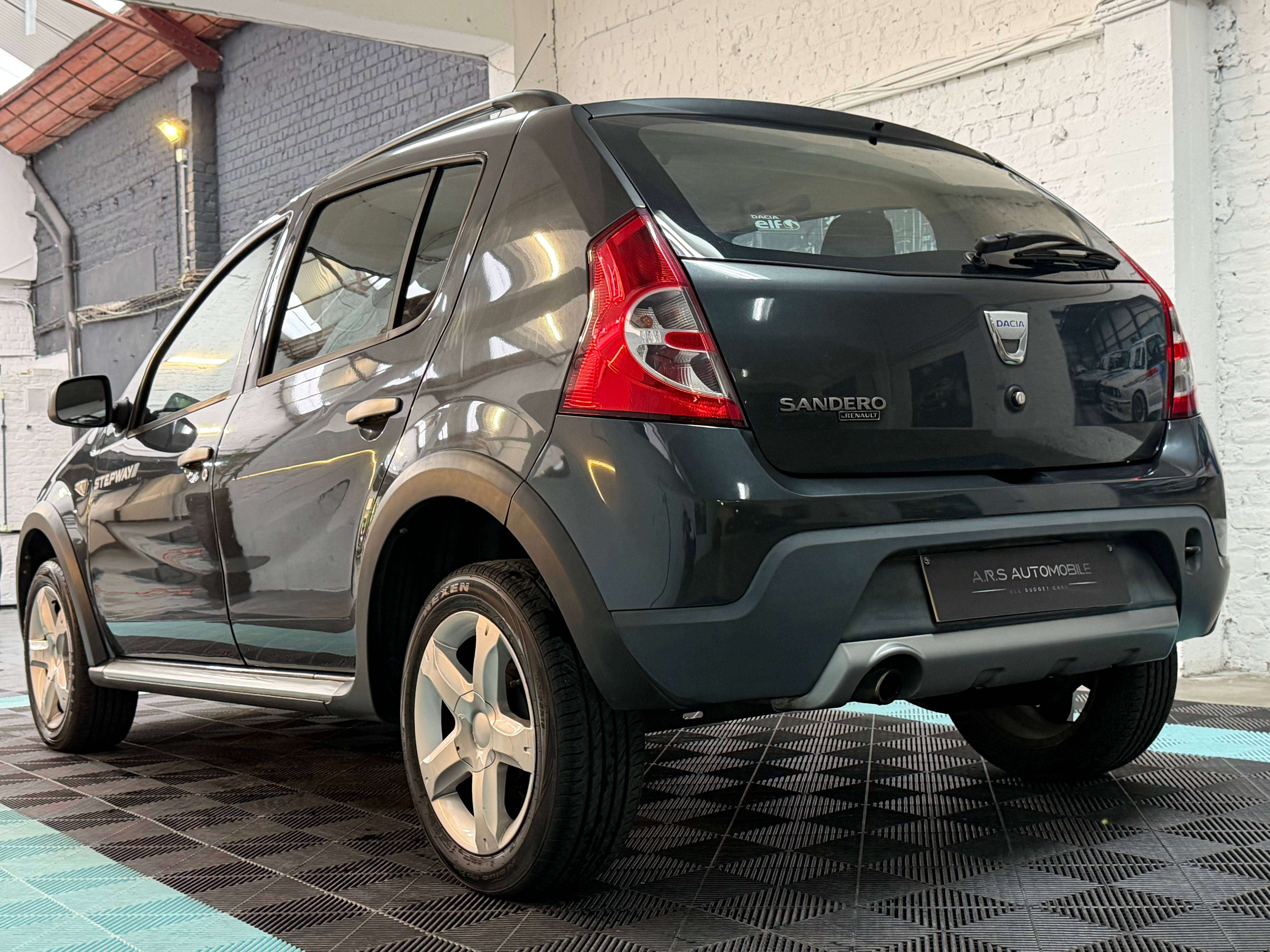 Dacia Sandero 1.6i Stepway - Airco - 1er Proprio - Garantie 12mois