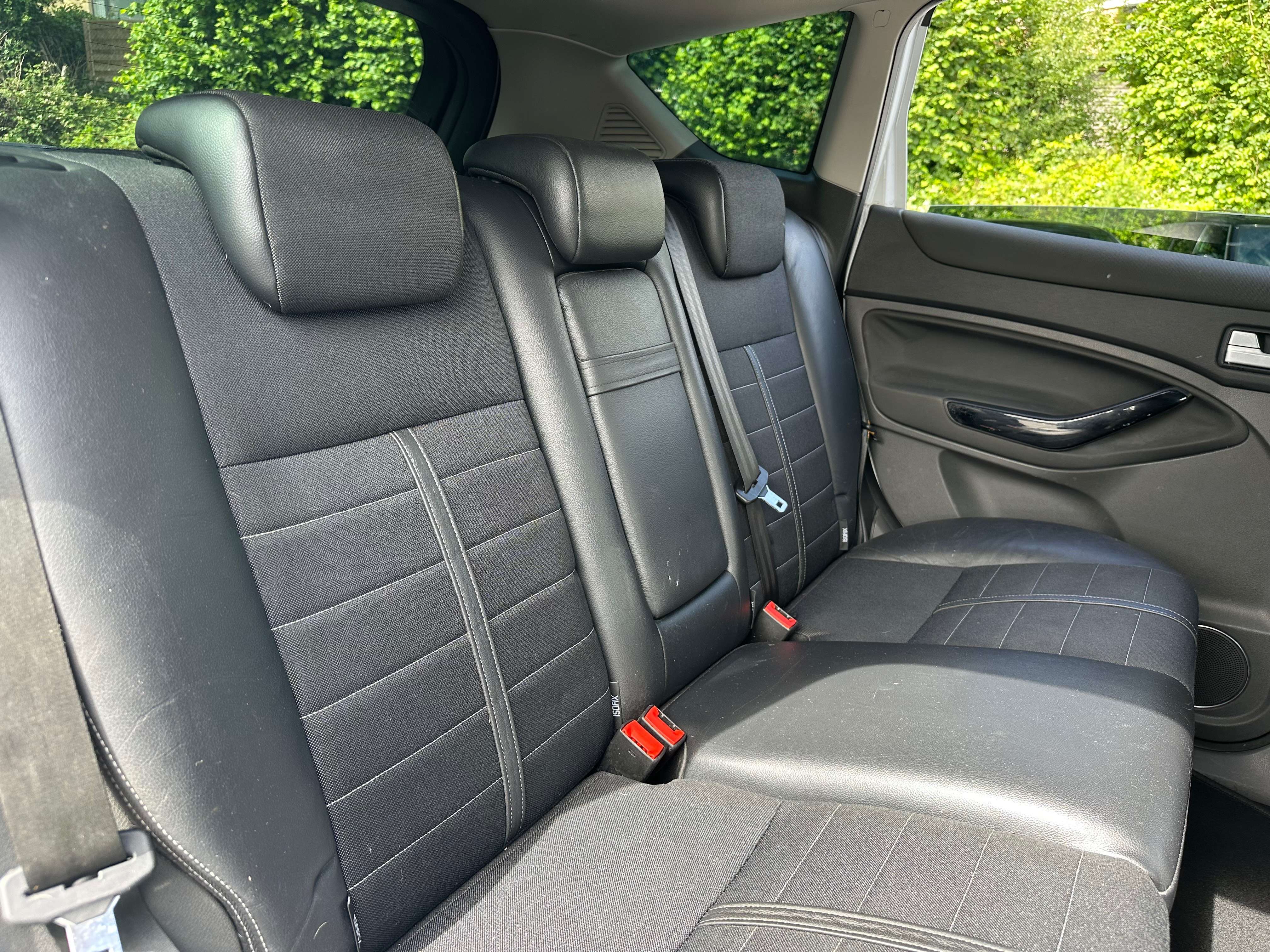 Ford Kuga 2.0 AWD*NAVI*CUIR*KEYLESS*SIEG CHAUFF*CAPTEURS AV/AR*ATT-REMORQUE*