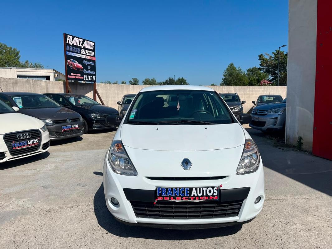 Renault Clio III PHASE 2 1.2 75 CH CRIT'AIR 1 - ENTIÈREMENT RÉVISÉE ET GARANTIE 12 MOIS EUROPE