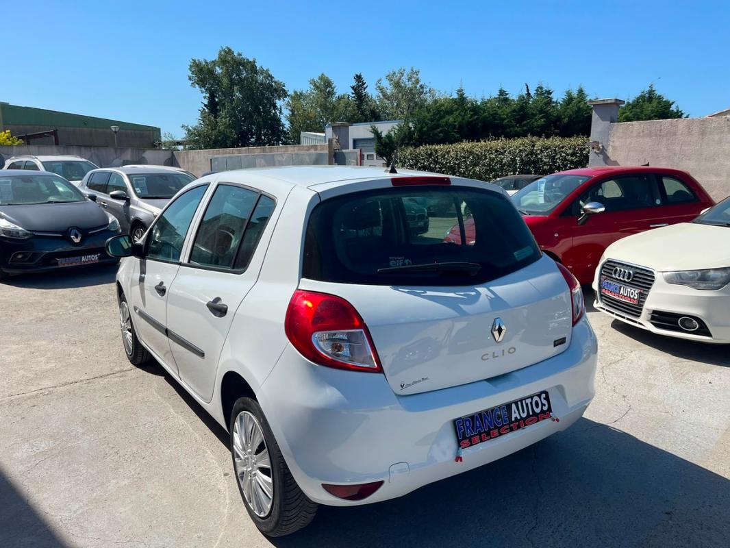 Renault Clio III PHASE 2 1.2 75 CH CRIT'AIR 1 - ENTIÈREMENT RÉVISÉE ET GARANTIE 12 MOIS EUROPE