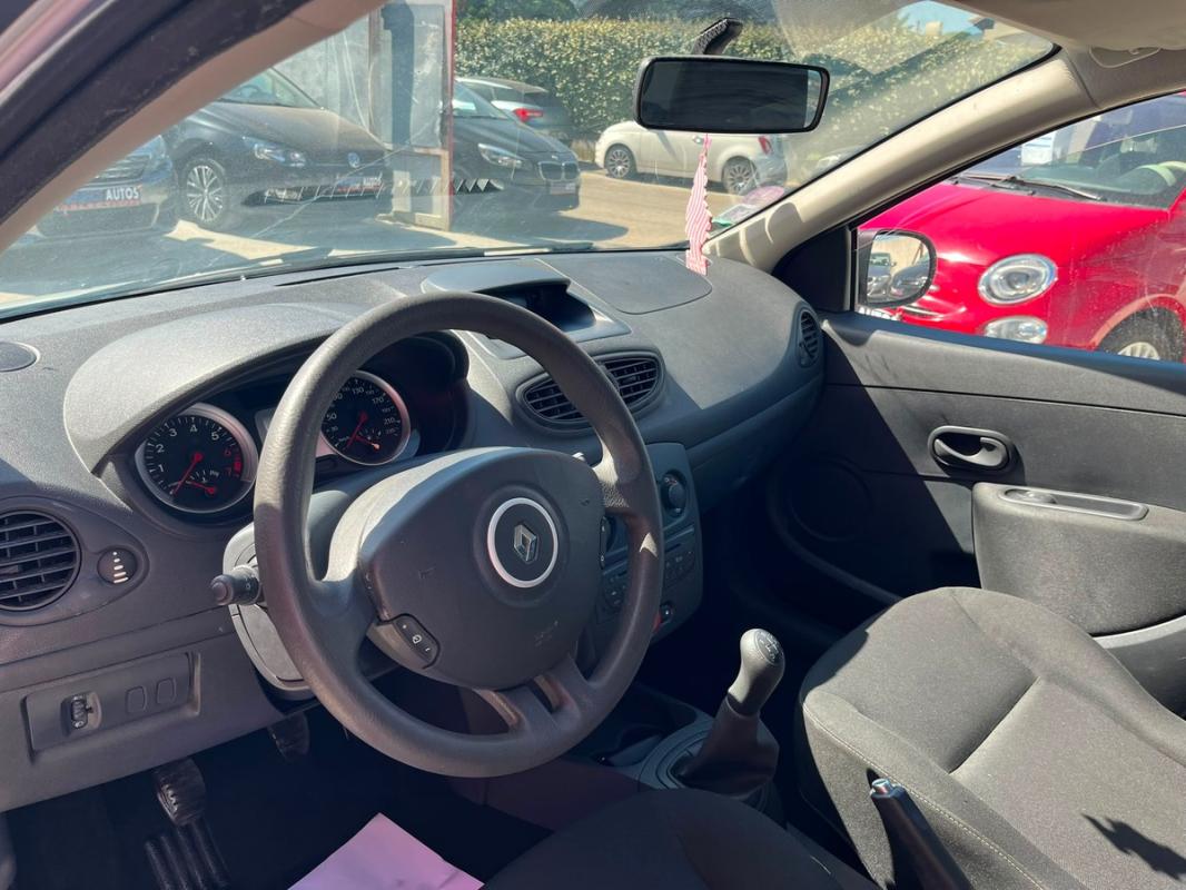 Renault Clio III PHASE 2 1.2 75 CH CRIT'AIR 1 - ENTIÈREMENT RÉVISÉE ET GARANTIE 12 MOIS EUROPE