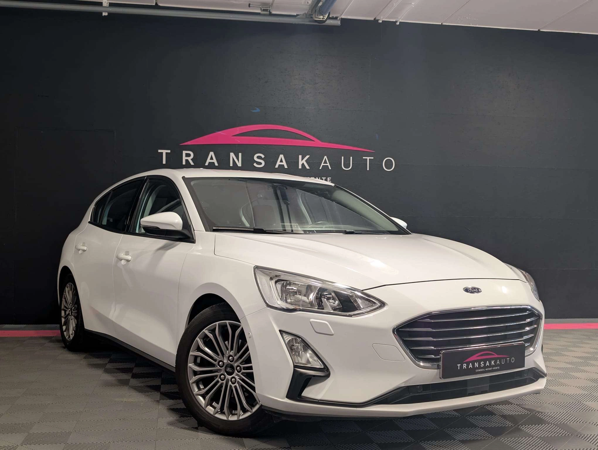 Ford Focus 1.0 EcoBoost Titanium — CarPlay — Sièges chauffants — Caméra — GPS