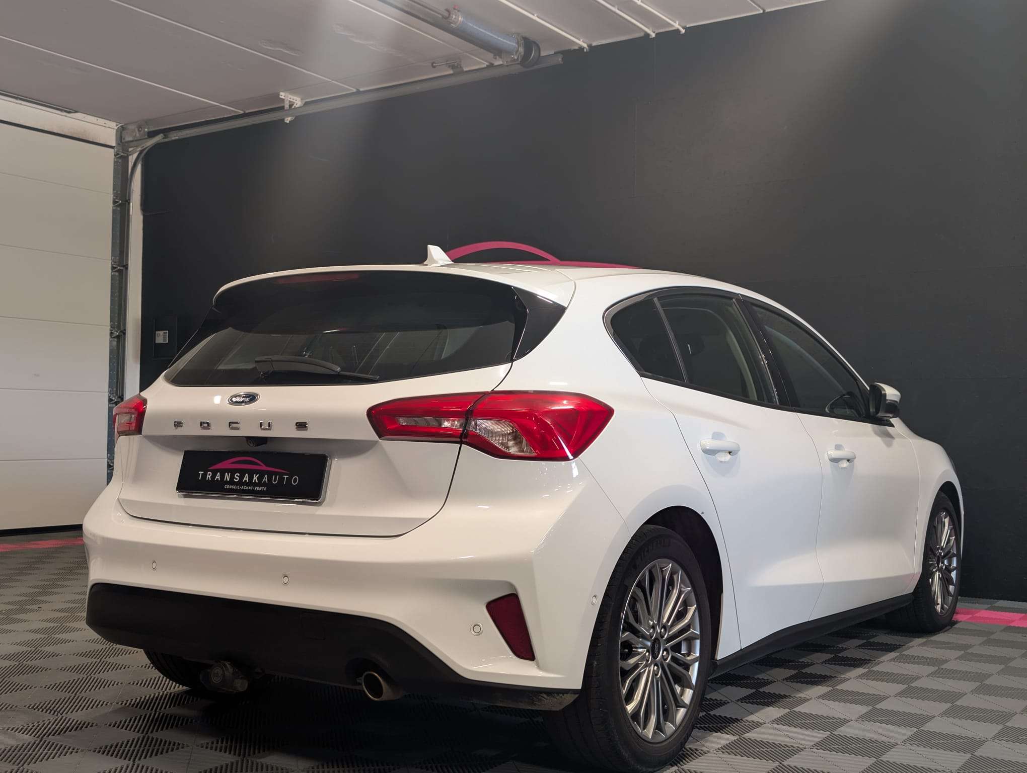 Ford Focus 1.0 EcoBoost Titanium — CarPlay — Sièges chauffants — Caméra — GPS