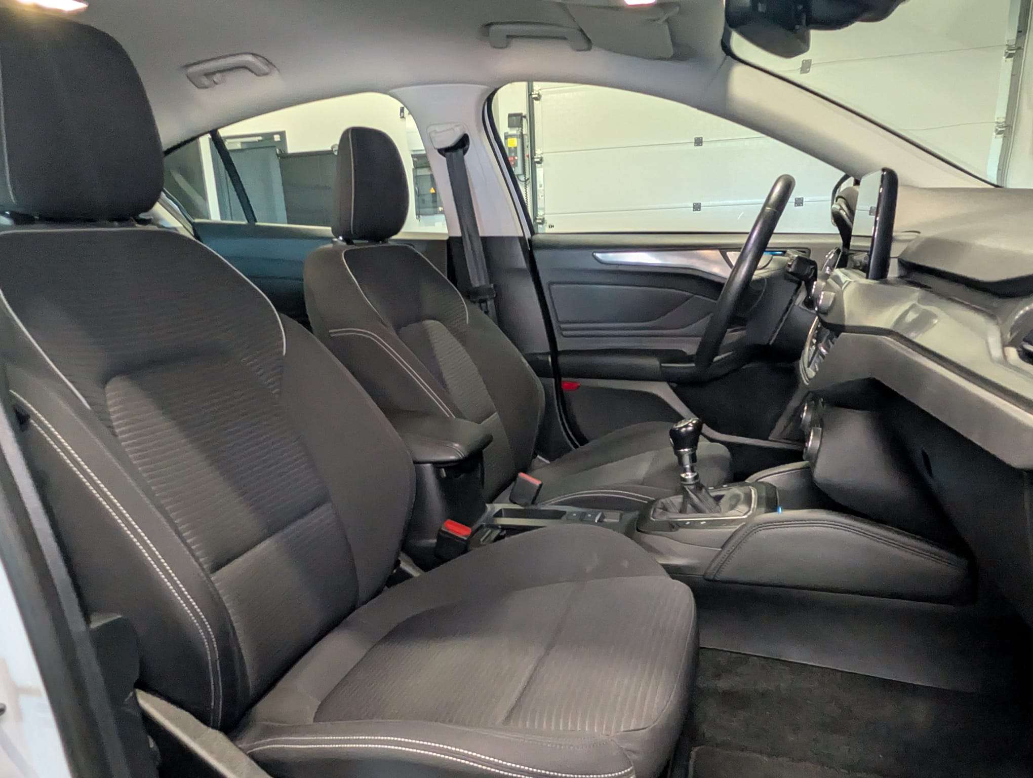 Ford Focus 1.0 EcoBoost Titanium — CarPlay — Sièges chauffants — Caméra — GPS
