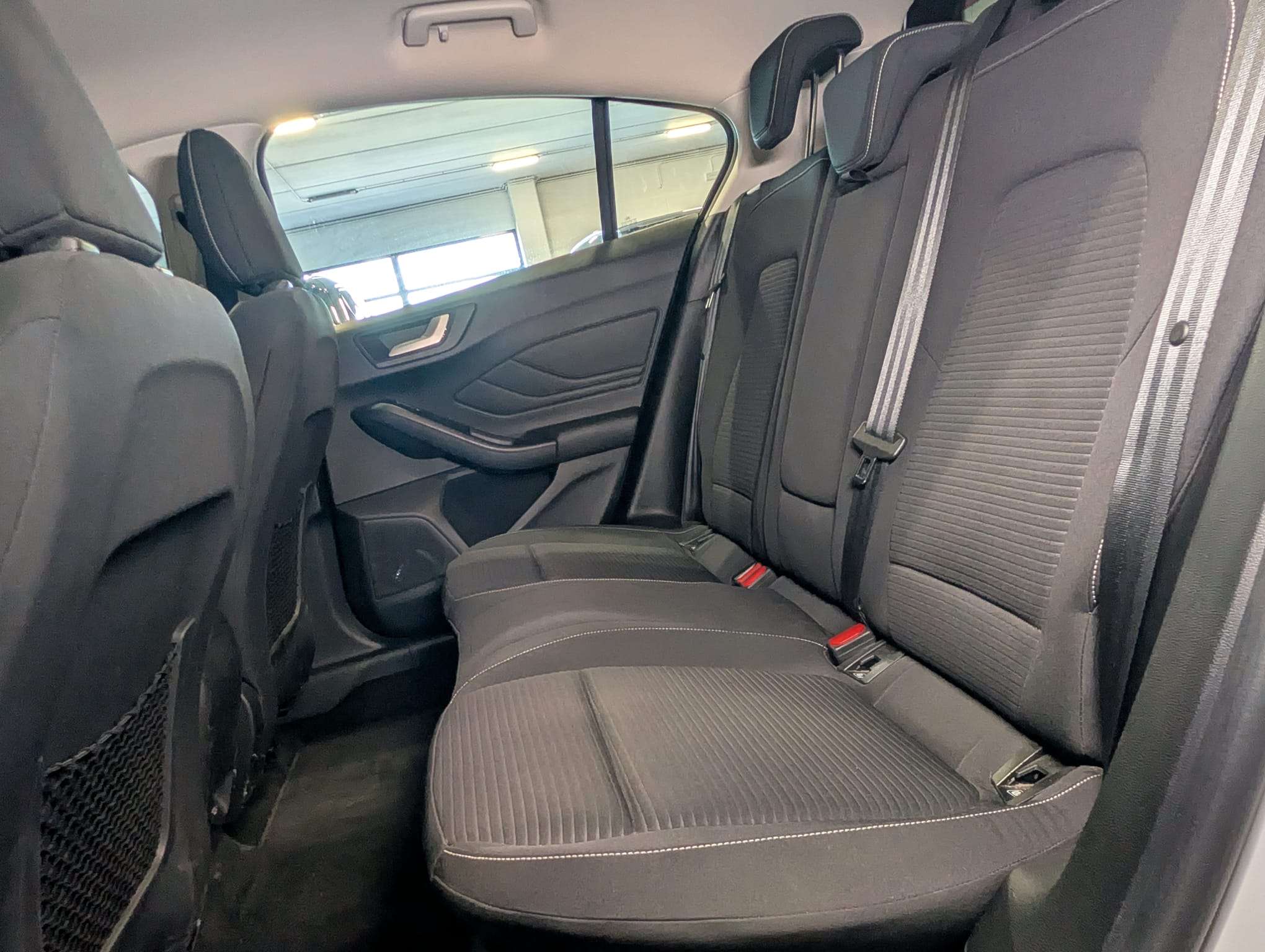 Ford Focus 1.0 EcoBoost Titanium — CarPlay — Sièges chauffants — Caméra — GPS