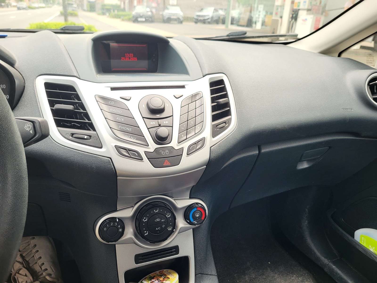 Ford Fiesta 1.25i * 74dkm * Airco * Bluetooth * Garantie