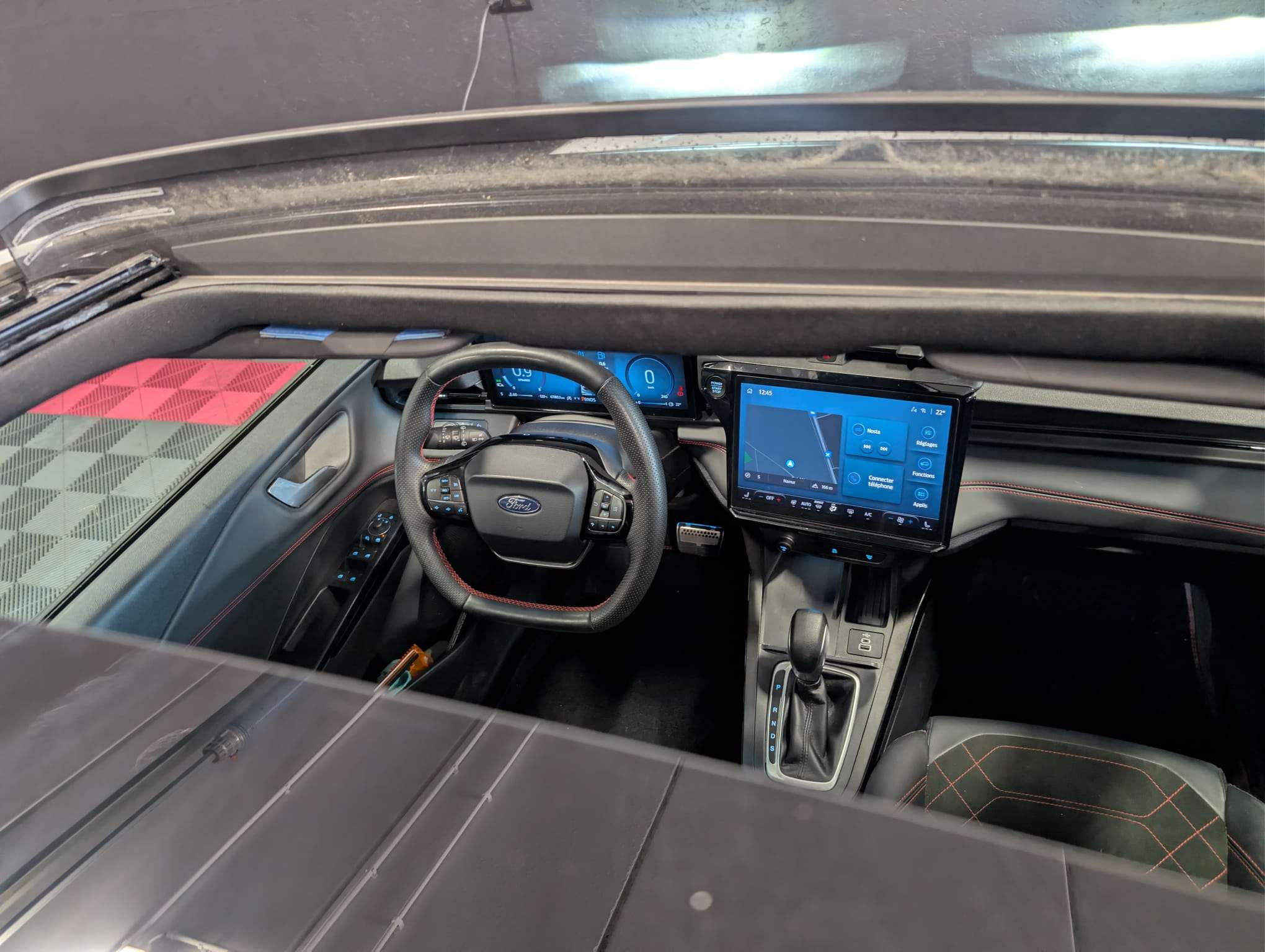 Ford Puma 1.0 EcoBoost mHEV ST-Line X — Toit ouvrant — CarPlay — Caméra
