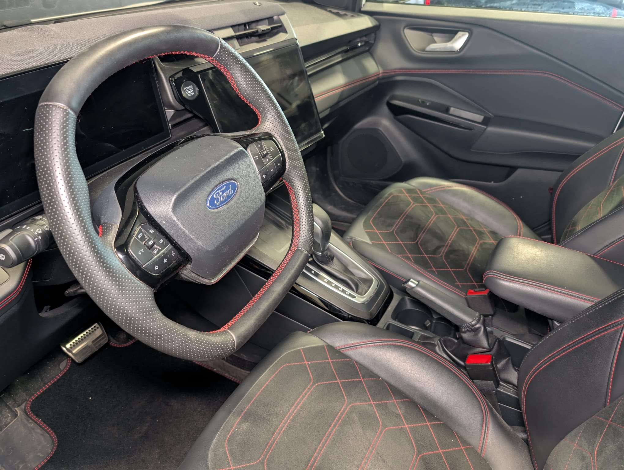 Ford Puma 1.0 EcoBoost mHEV ST-Line X — Toit ouvrant — CarPlay — Caméra