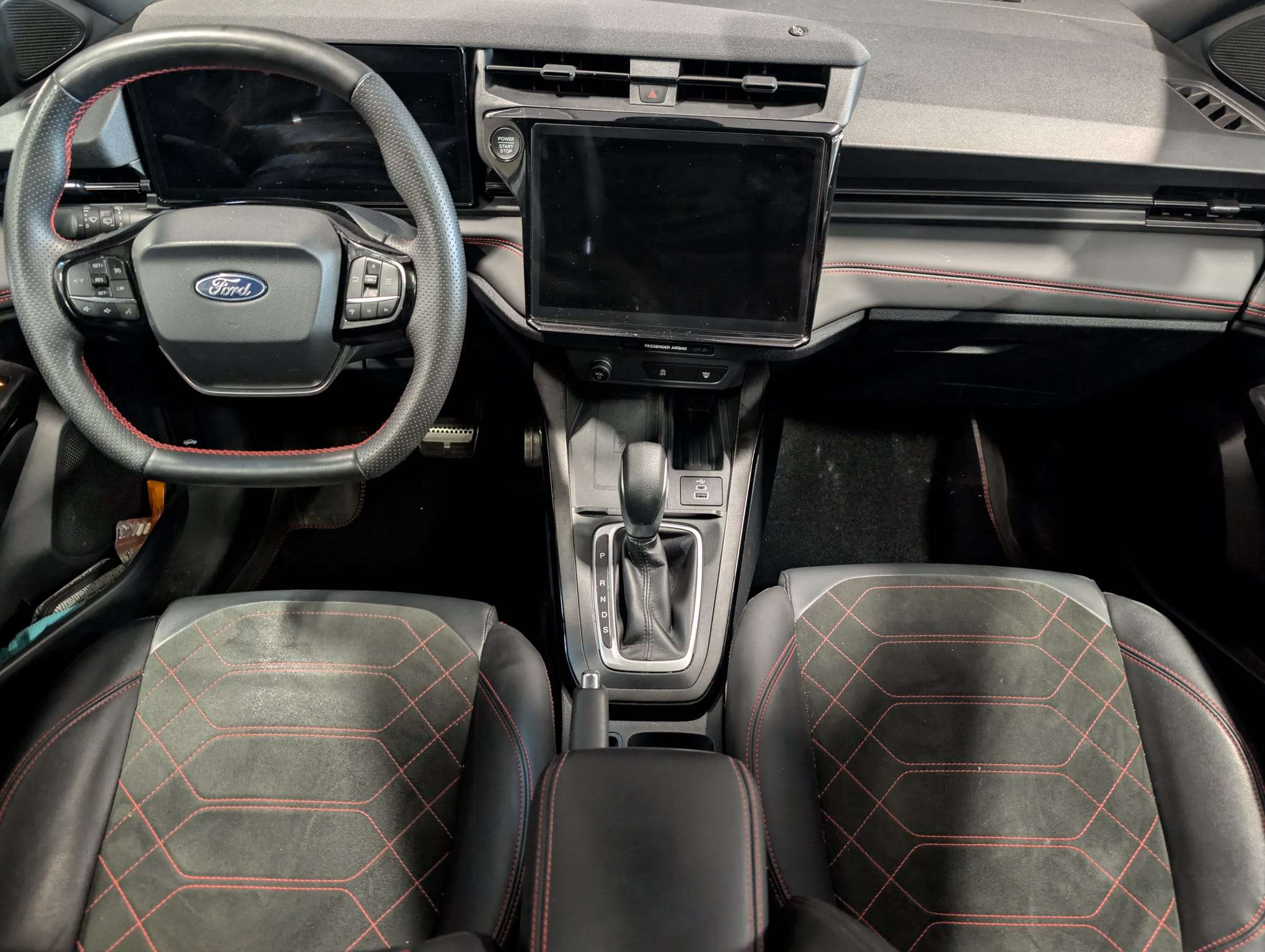 Ford Puma 1.0 EcoBoost mHEV ST-Line X — Toit ouvrant — CarPlay — Caméra