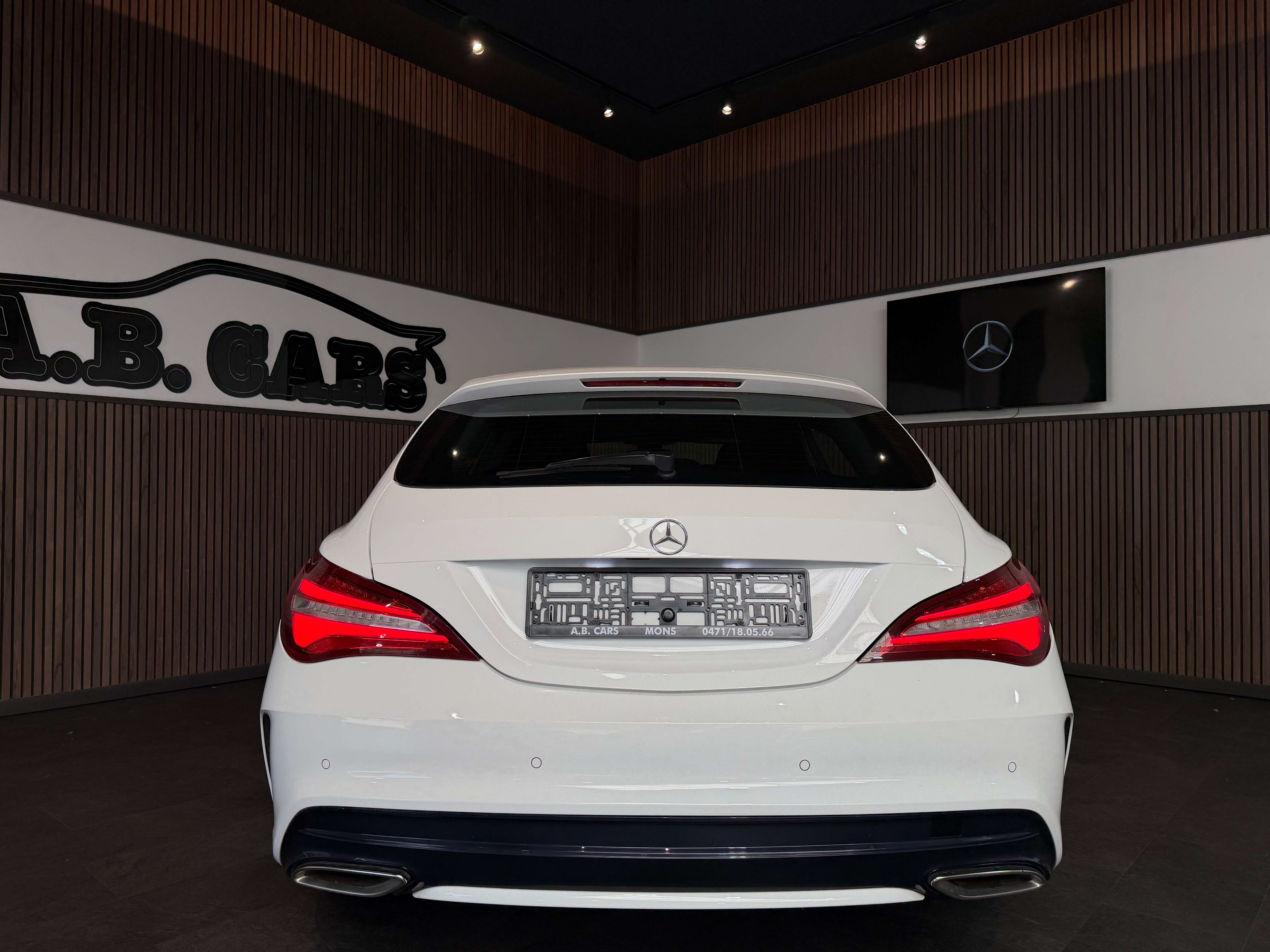 Mercedes-Benz CLA 180 d Édition AMG Line - AUTOMATIQUE - 1ERPRO - CARNET FULL - GARANTIE 12MOIS