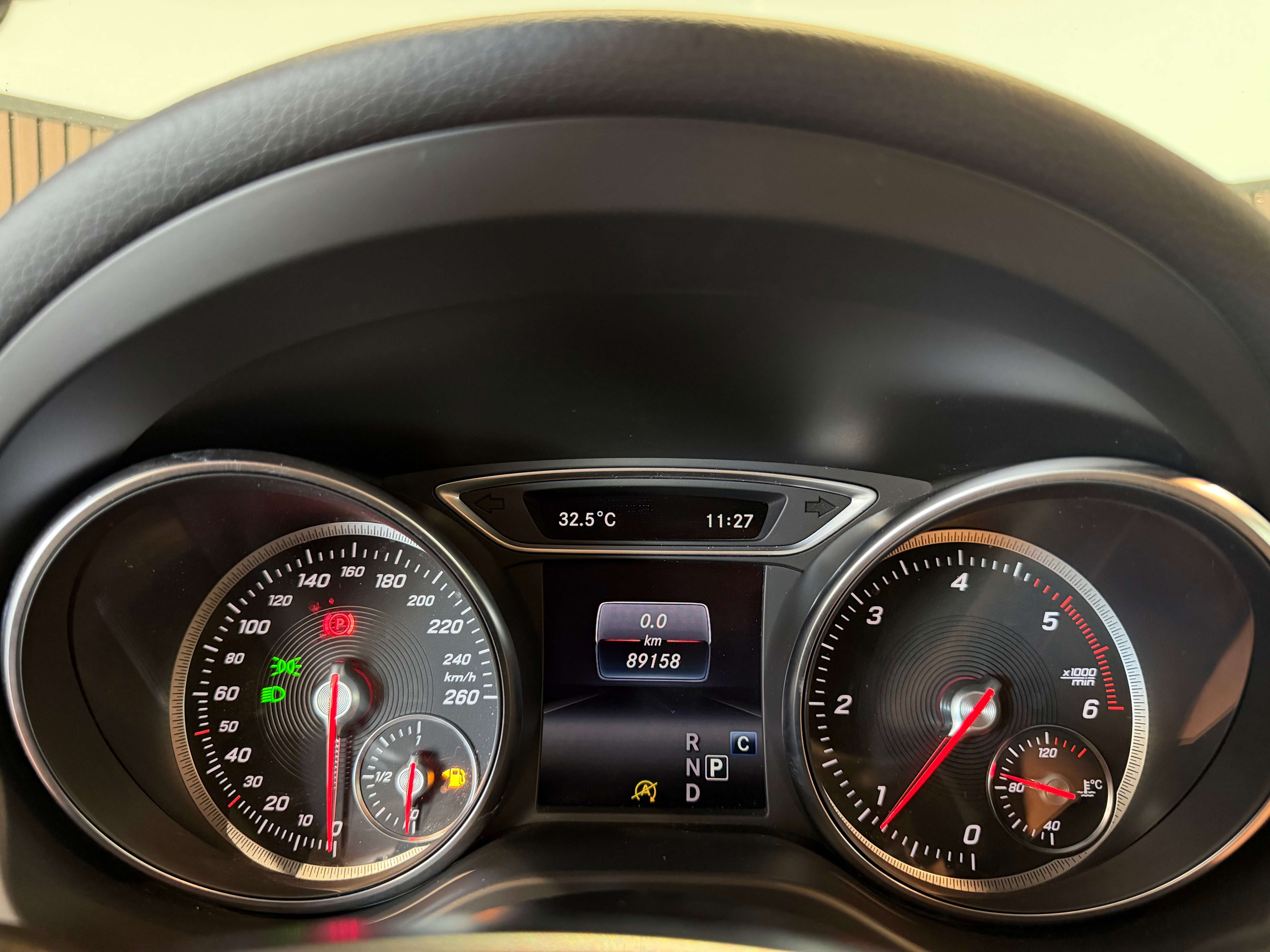 Mercedes-Benz CLA 180 d Édition AMG Line - AUTOMATIQUE - 1ERPRO - CARNET FULL - GARANTIE 12MOIS