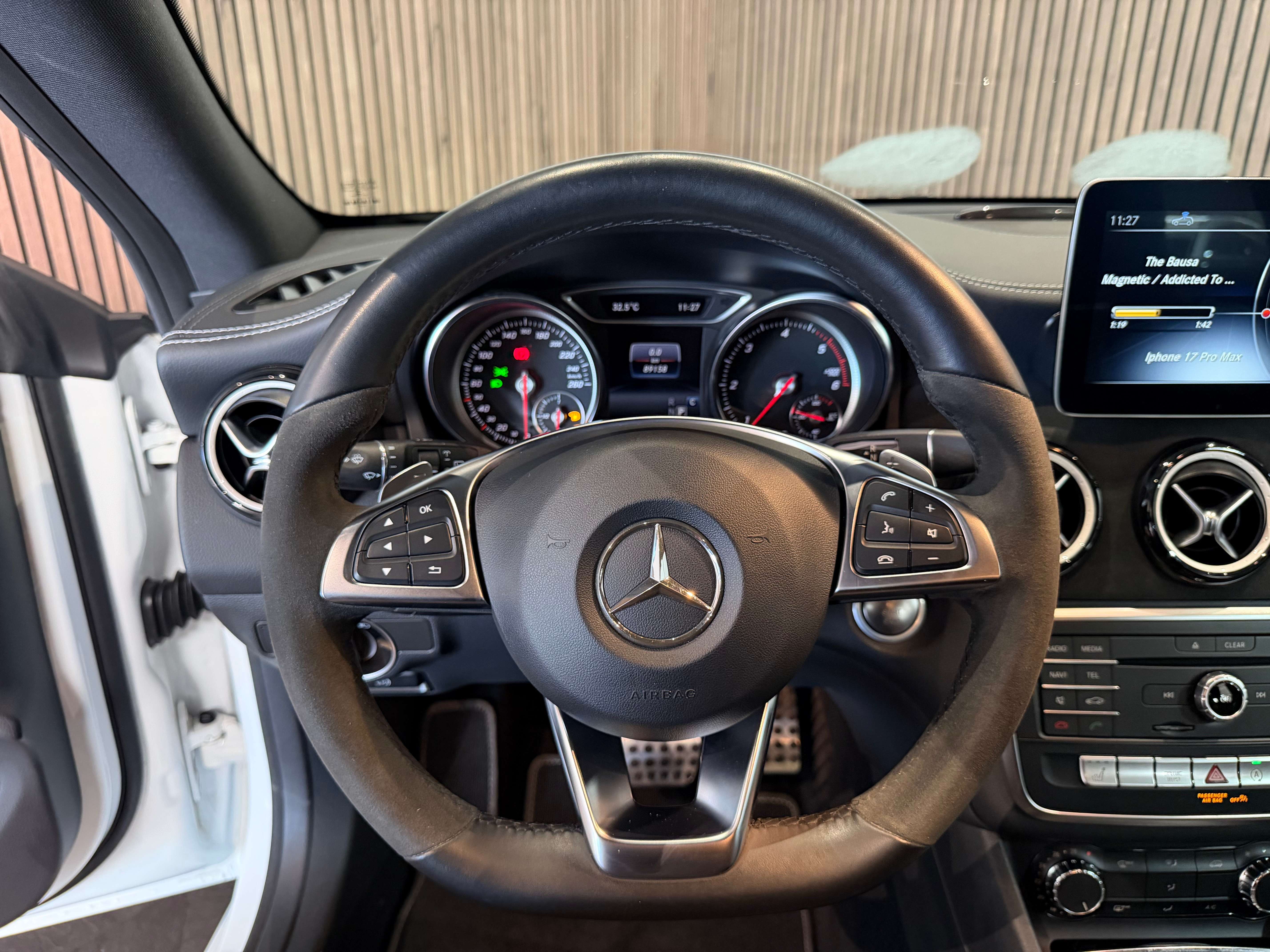 Mercedes-Benz CLA 180 d Édition AMG Line - AUTOMATIQUE - 1ERPRO - CARNET FULL - GARANTIE 12MOIS