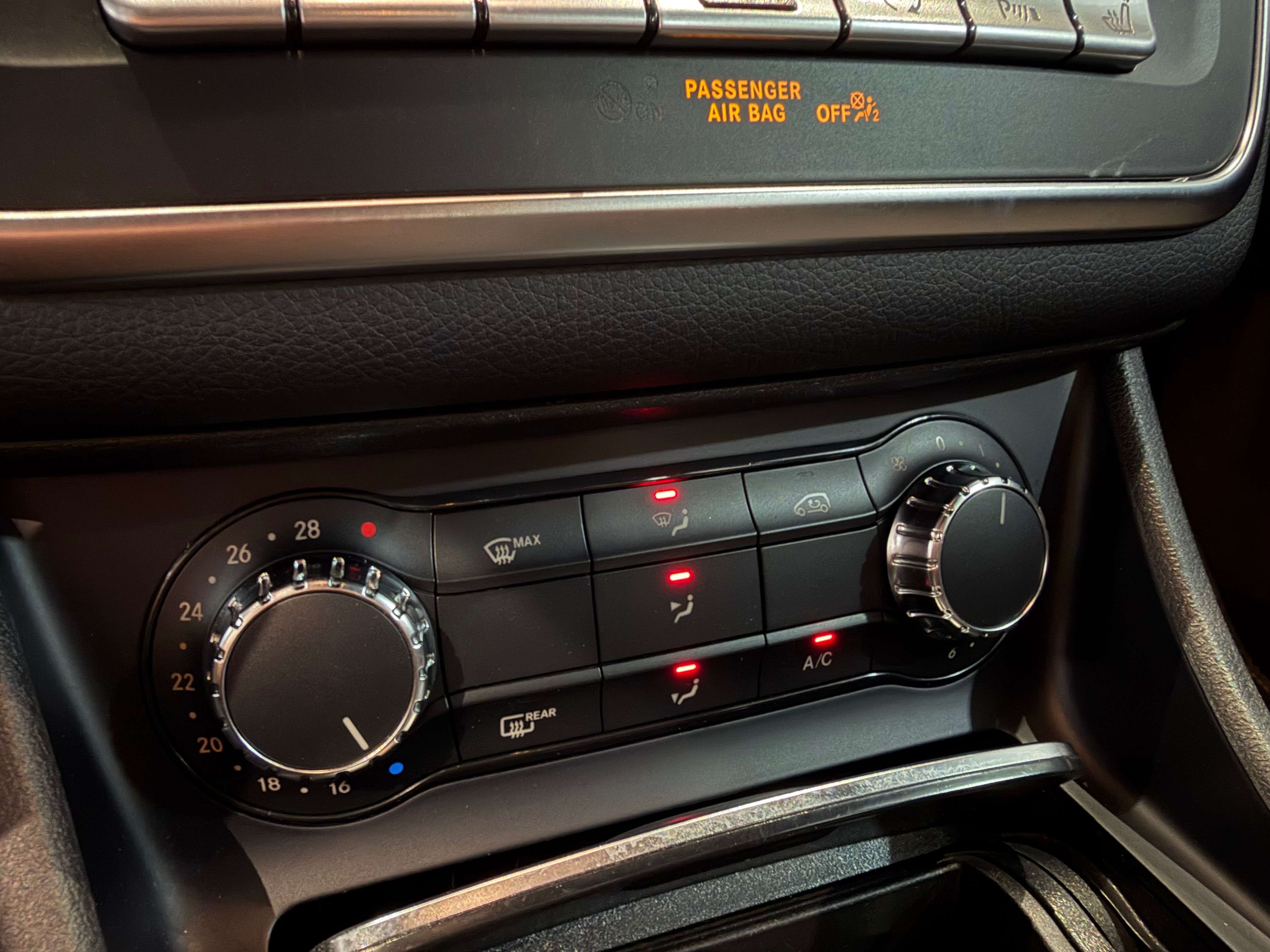 Mercedes-Benz CLA 180 d Édition AMG Line - AUTOMATIQUE - 1ERPRO - CARNET FULL - GARANTIE 12MOIS