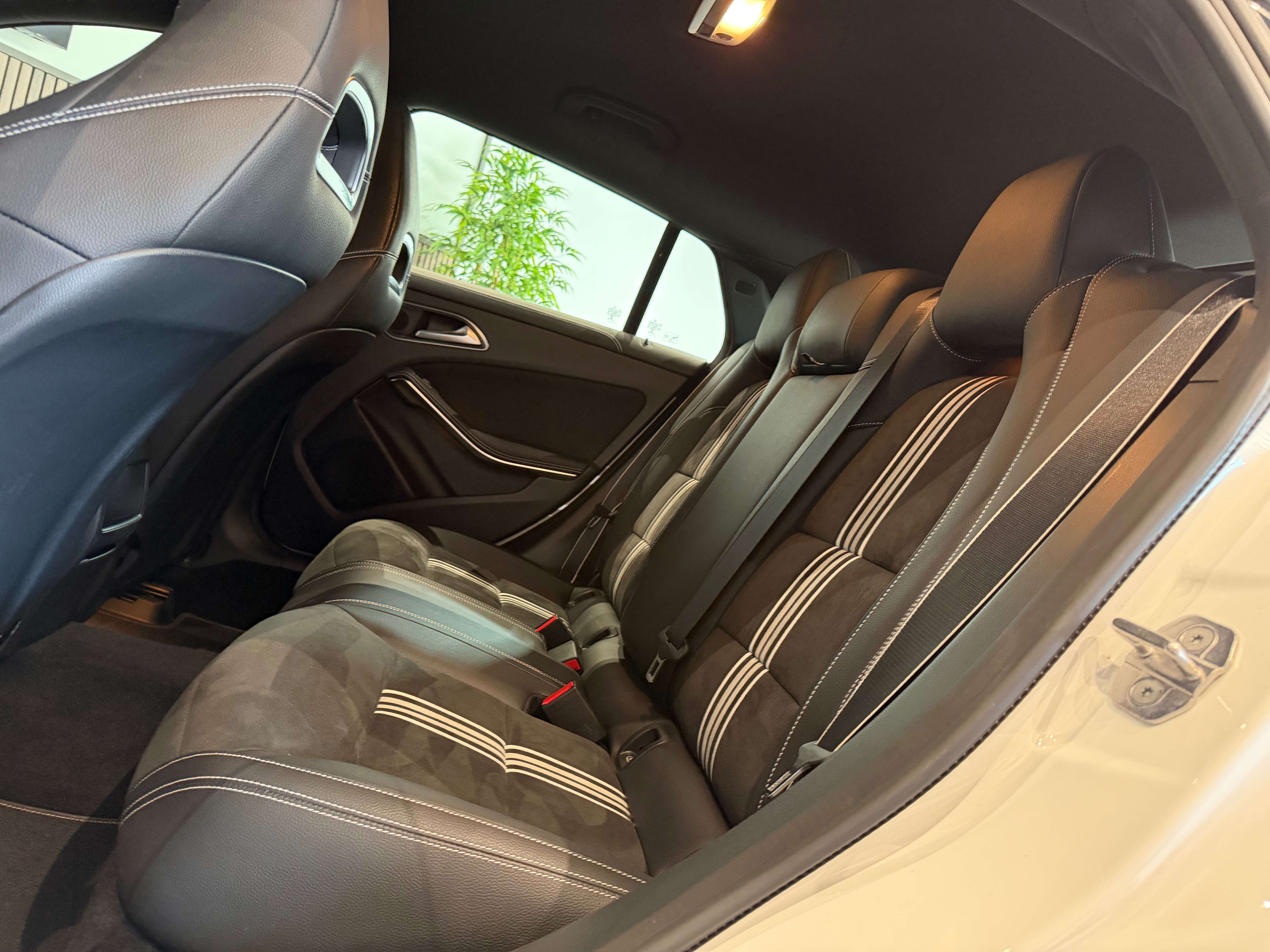 Mercedes-Benz CLA 180 d Édition AMG Line - AUTOMATIQUE - 1ERPRO - CARNET FULL - GARANTIE 12MOIS
